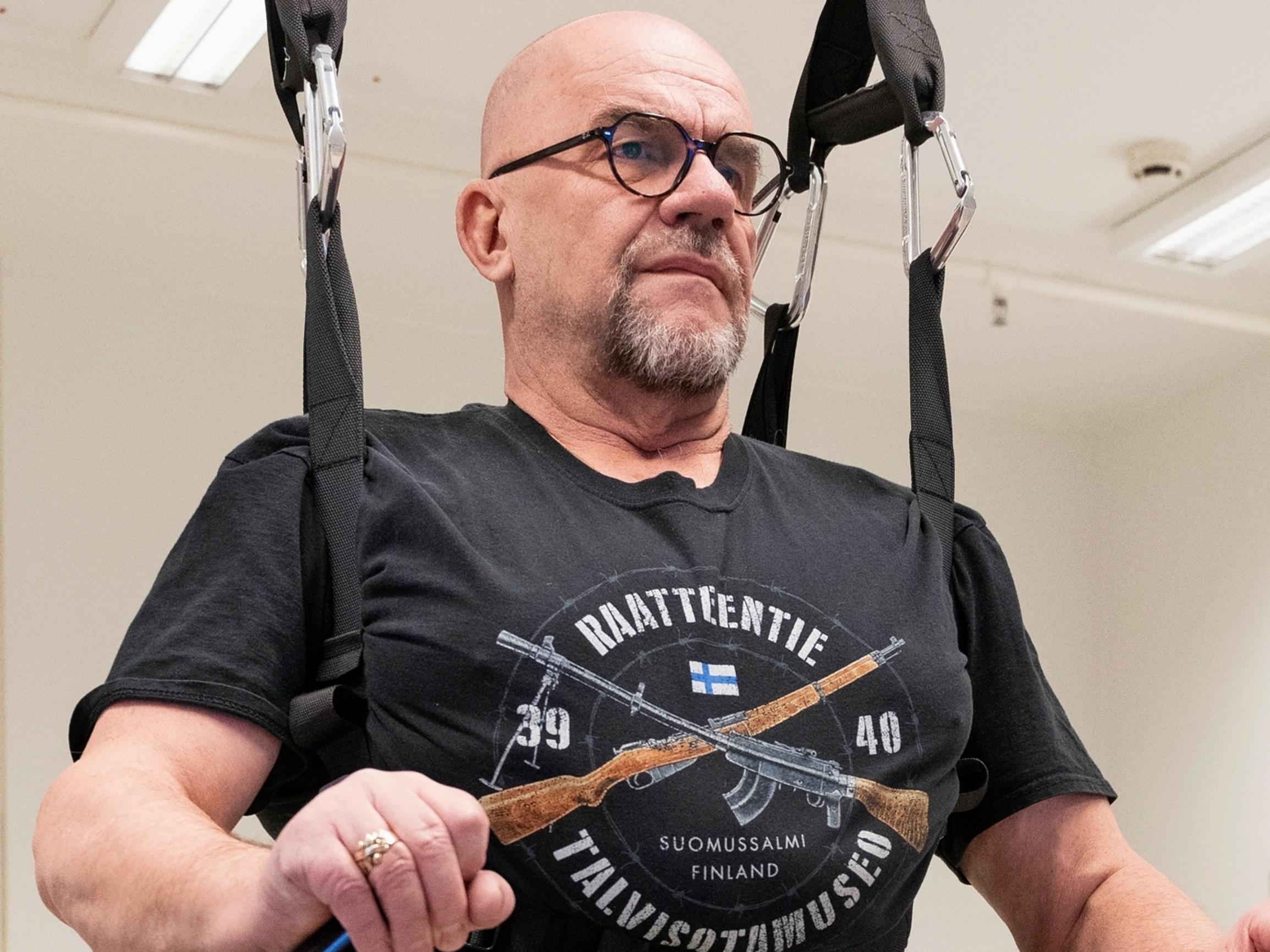 Timo Heikkinen vammautui rauhanturvaajana 35 vuotta sitten – "Minulla oli nuoresta pitäen etiäinen, että jonain päivänä istun vielä pyörätuolissa"