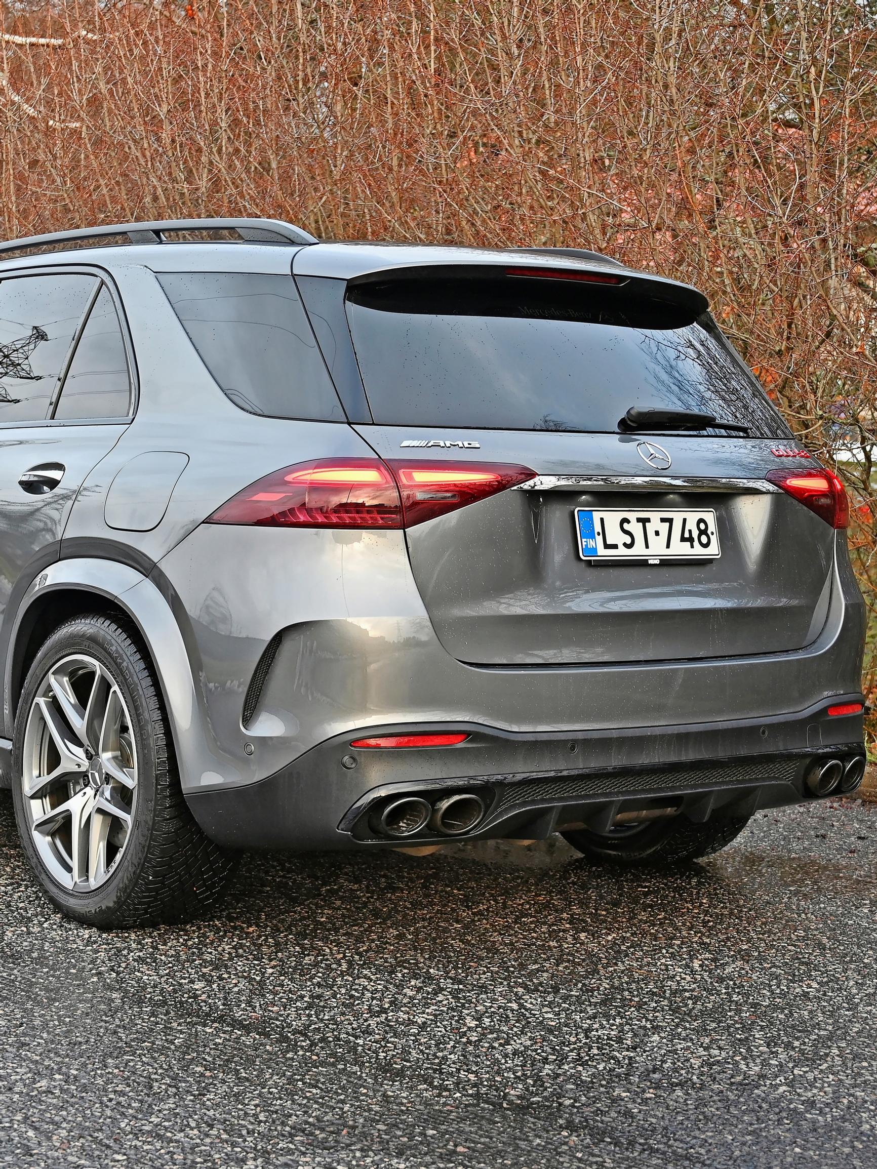 Mercedes-AMG GLE 53 e – Varmajalkainen olemus on parhaimmillaan pitkillä matkoilla – Kaupungissa kookas auto kärsii raamien kankeudesta