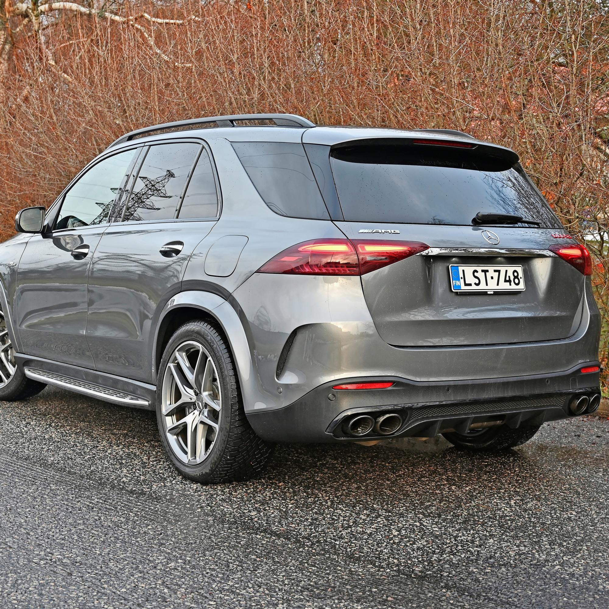 Mercedes-AMG GLE 53 e – Varmajalkainen olemus on parhaimmillaan pitkillä matkoilla – Kaupungissa kookas auto kärsii raamien kankeudesta