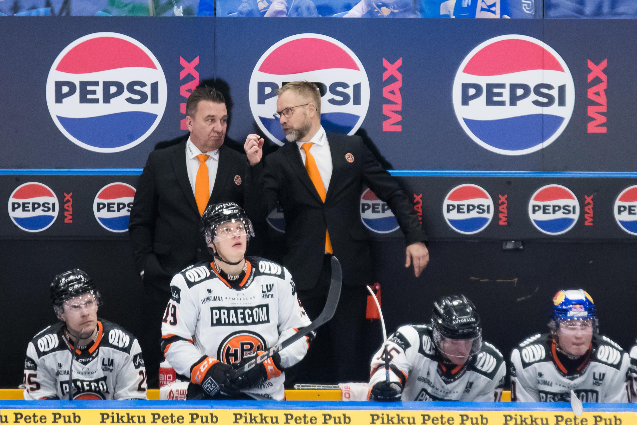 HPK:n valmentajaratkaisu venyi tammikuulle: Mikko Manner jatkaa seurassa, jonka kulisseissa kaikki ei ole kohdallaan