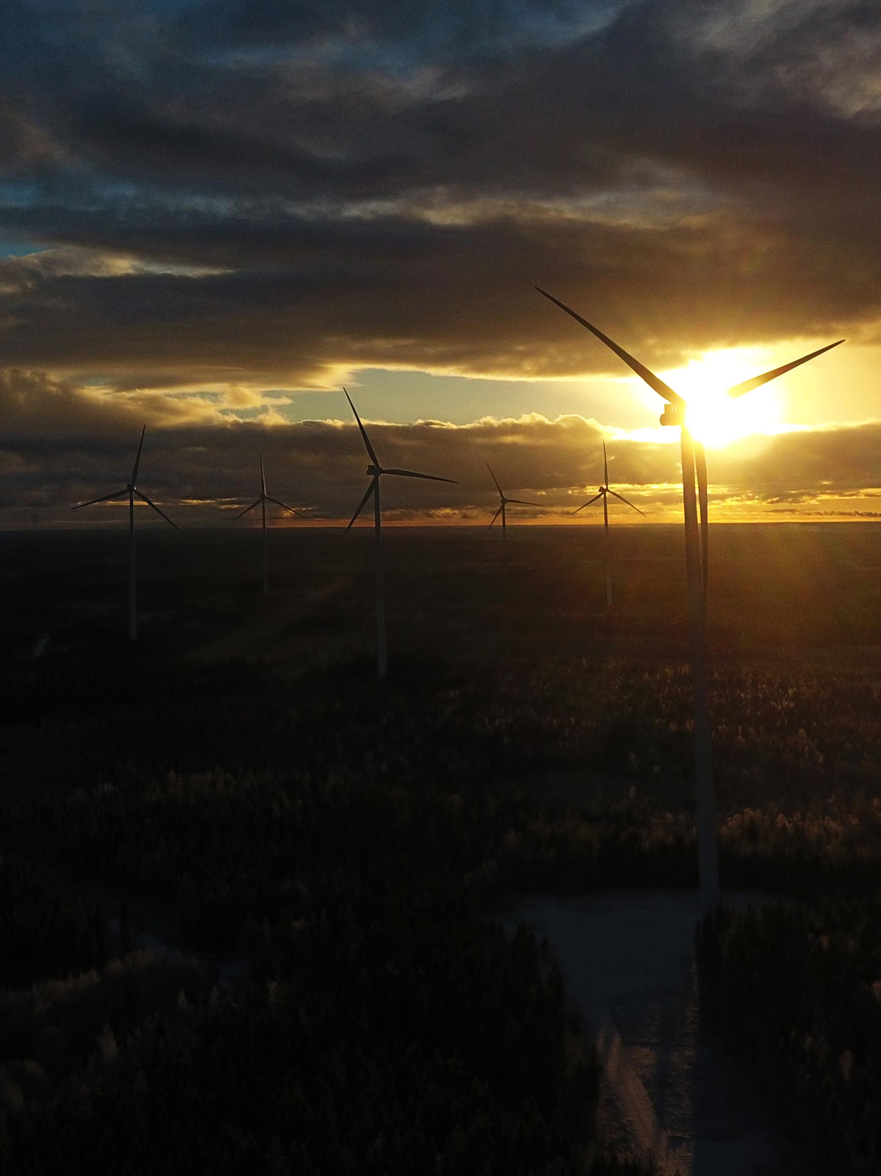 Voiko Suomesta loppua sähkö? Fossiilisten voimaloiden alasajossa hosuttiin – Tammikuun 2023 pakkaset ovat totuuden hetki