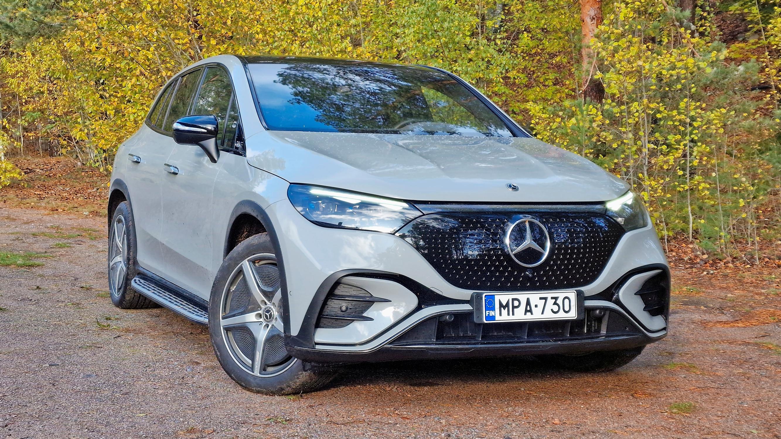Mercedes-Benz EQE 500 SUV 4Matic – Kun maksukykyinen kuljettaja suoristaa nilkkaa, mukavan ajokokemuksen takaa paljastuu kovempi puoli 