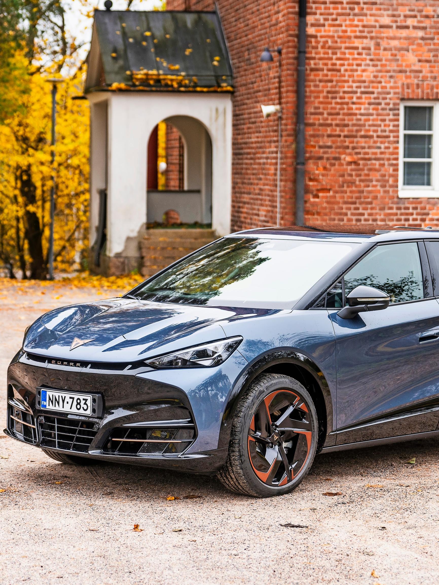 Uusi Cupra Tavascan VZ – Särmikäs sähköauto juuri sille porukalle, joka haluaa erottua joukosta, maksoi mitä maksoi