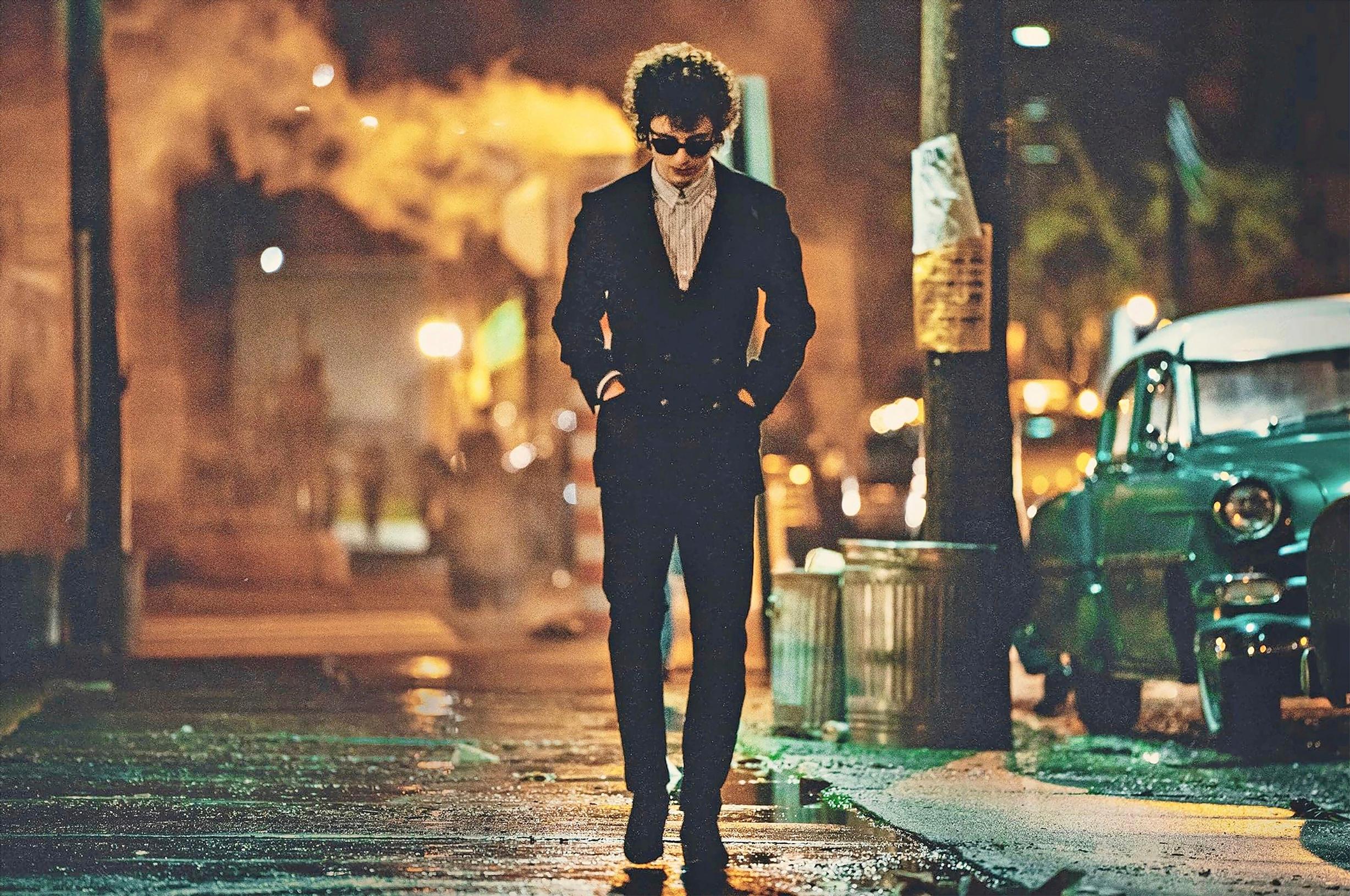 Timothée Chalamet näyttelee nuorta Bob Dylanina elokuvassa A Complete Unknown (2024).