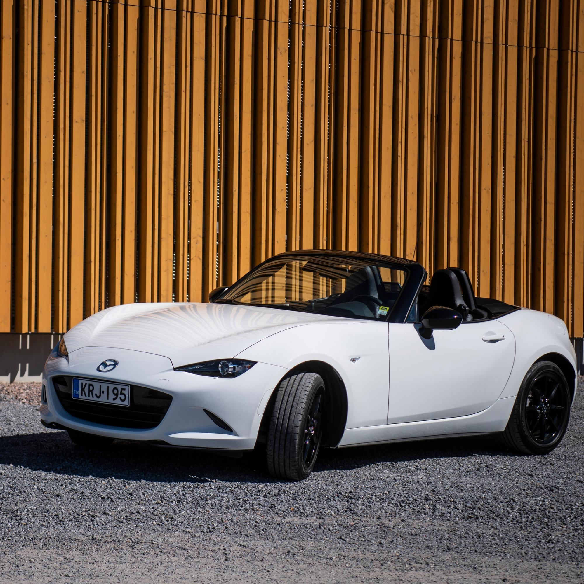 Mazda MX-5 – Kova hinta kesäautosta, mutta jos rahaa riittää...