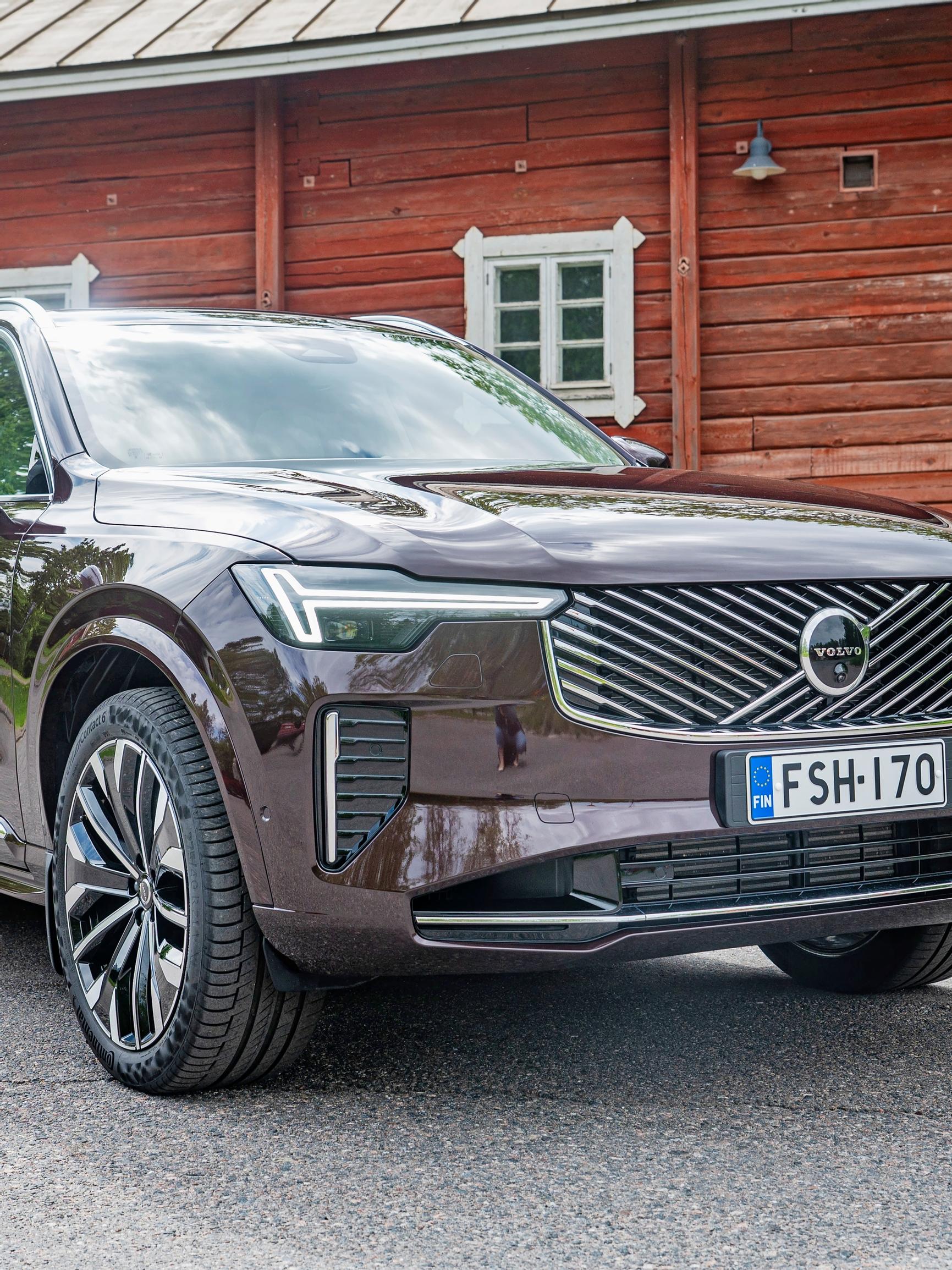 Video: Katumaasturi Volvo XC90 on suoranainen tilaihme ja ajonautinto – Iske kiinni, koska pian nämä jalokivet tullaan kieltämään