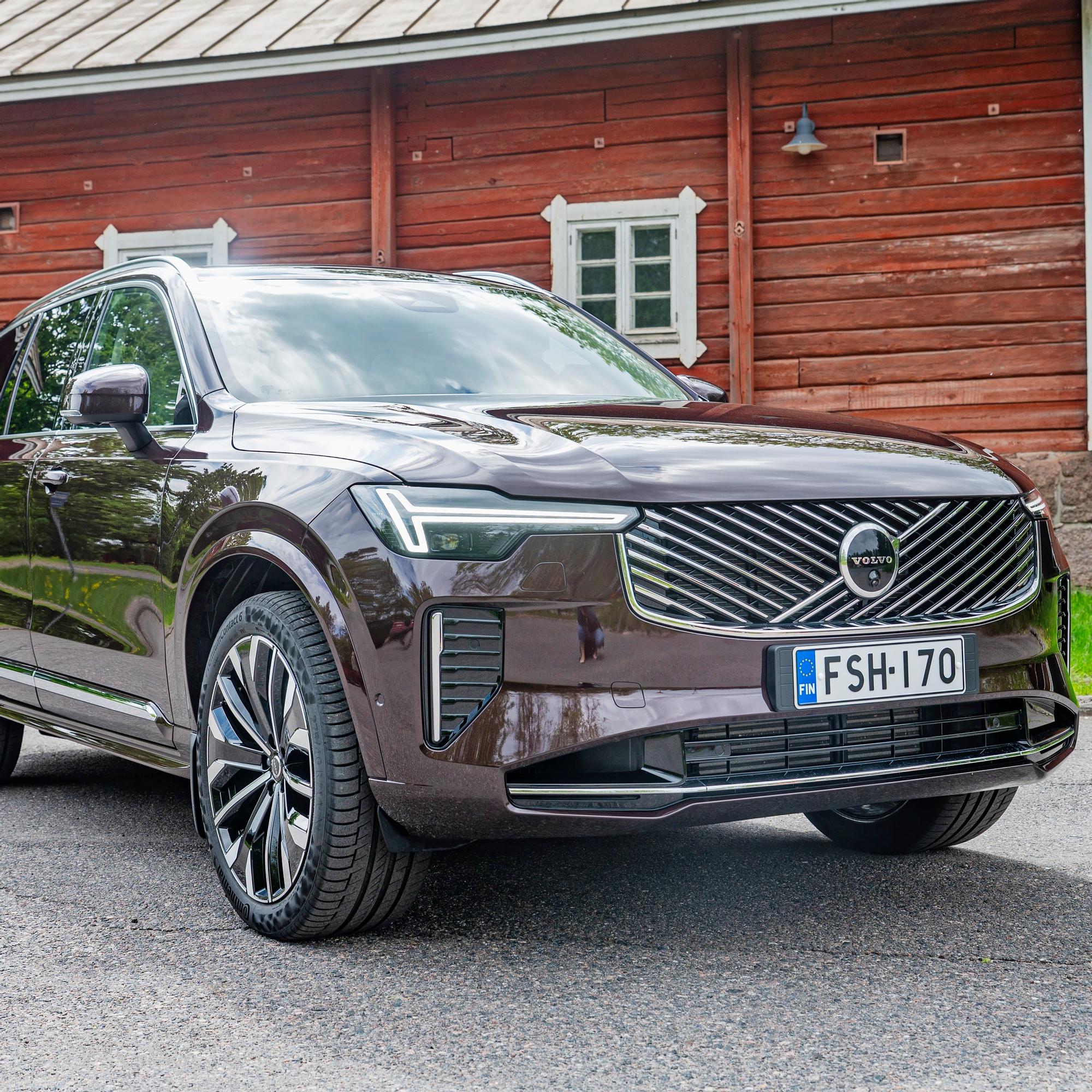 Video: Katumaasturi Volvo XC90 on suoranainen tilaihme ja ajonautinto – Iske kiinni, koska pian nämä jalokivet tullaan kieltämään