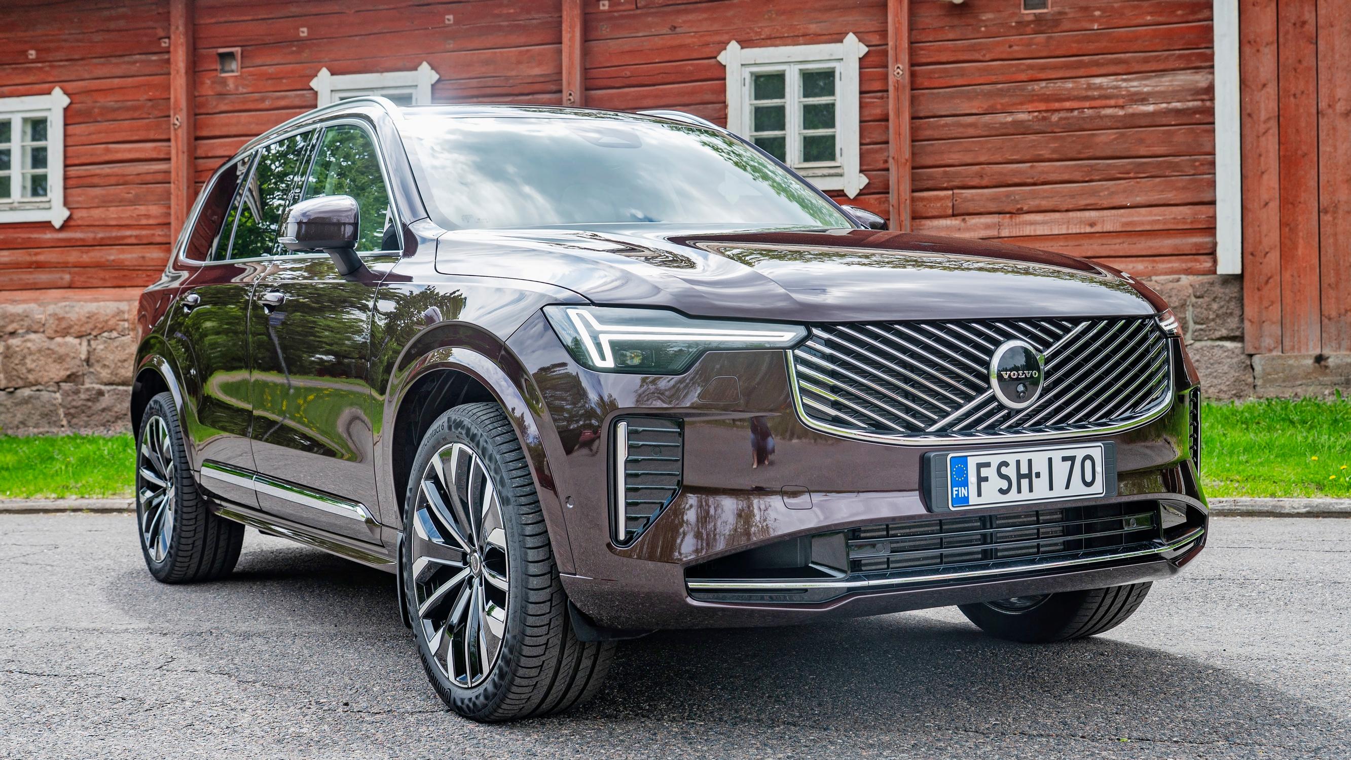 Video: Katumaasturi Volvo XC90 on suoranainen tilaihme ja ajonautinto – Iske kiinni, koska pian nämä jalokivet tullaan kieltämään