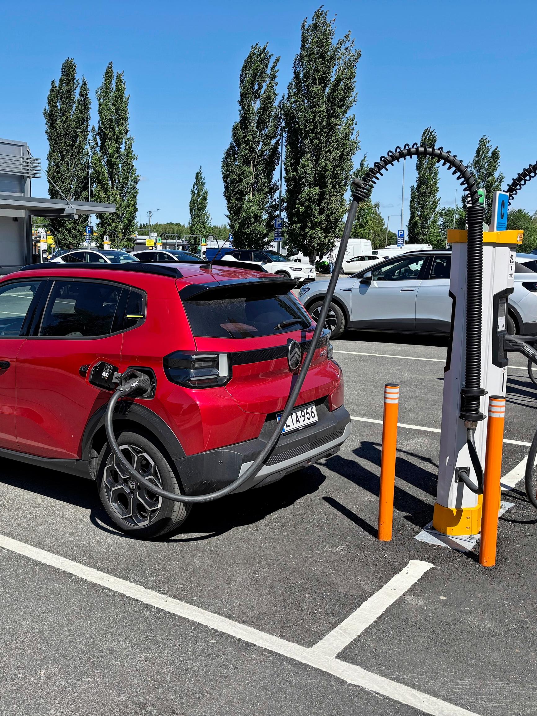 Citroën e-C3 Max 44 kWh – Lupaus pikalatauksesta petti helteessä – Käyttötestin osa 2