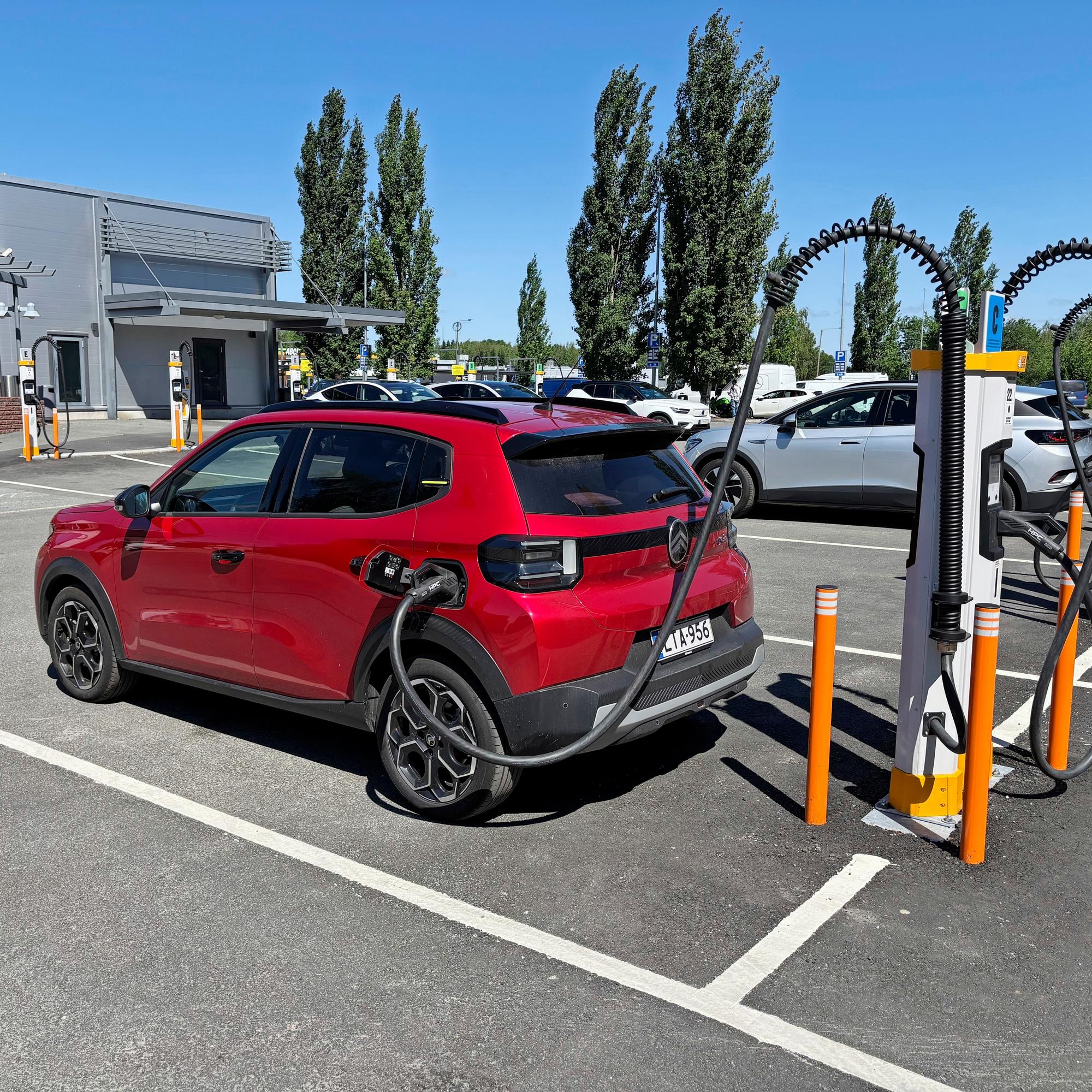 Citroën e-C3 Max 44 kWh – Lupaus pikalatauksesta petti helteessä – Käyttötestin osa 2