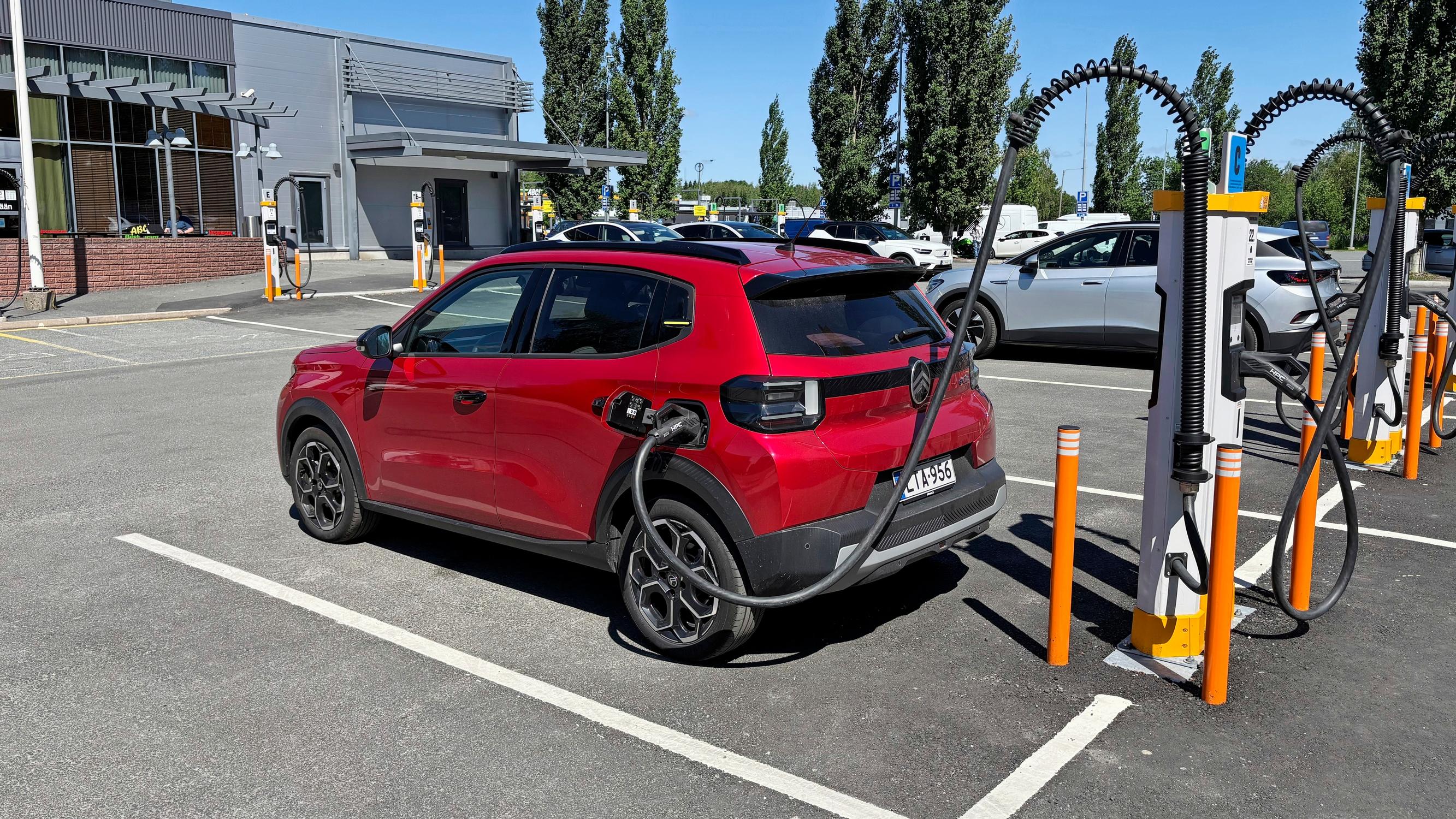 Citroën e-C3 Max 44 kWh – Lupaus pikalatauksesta petti helteessä – Käyttötestin osa 2