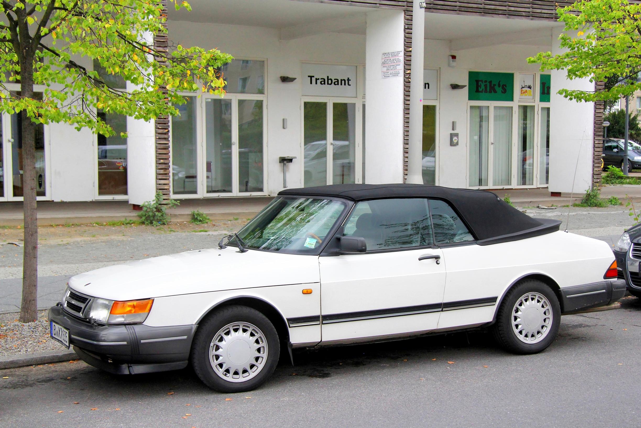 Saab 900 Cabriolet. Proudly Made in Uusikaupunki, Finland. Raskasta rautaa lännestä.