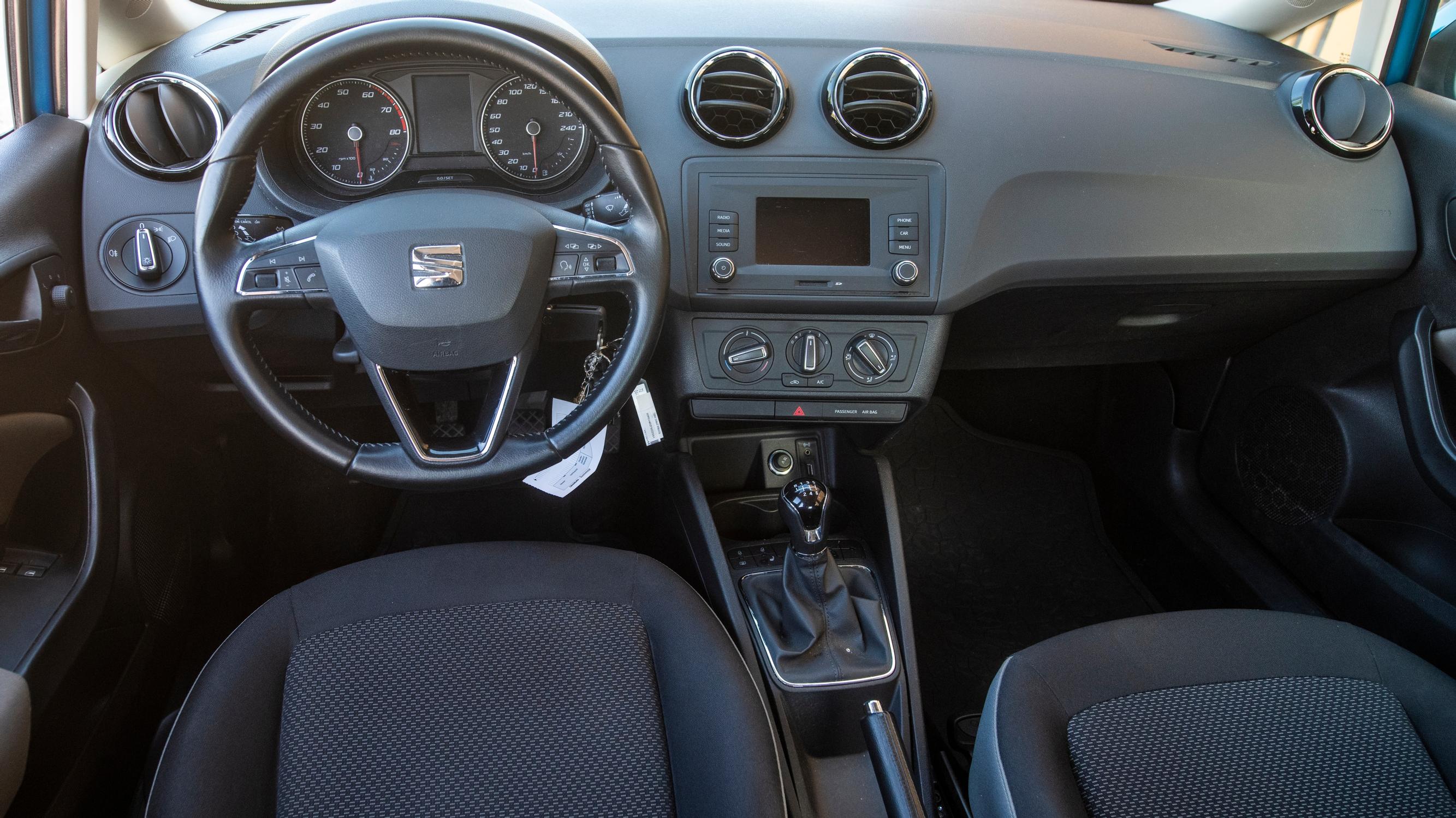 Seat Ibiza vm. 2016 1.0 ECOTSI 110 Style ohjaamo