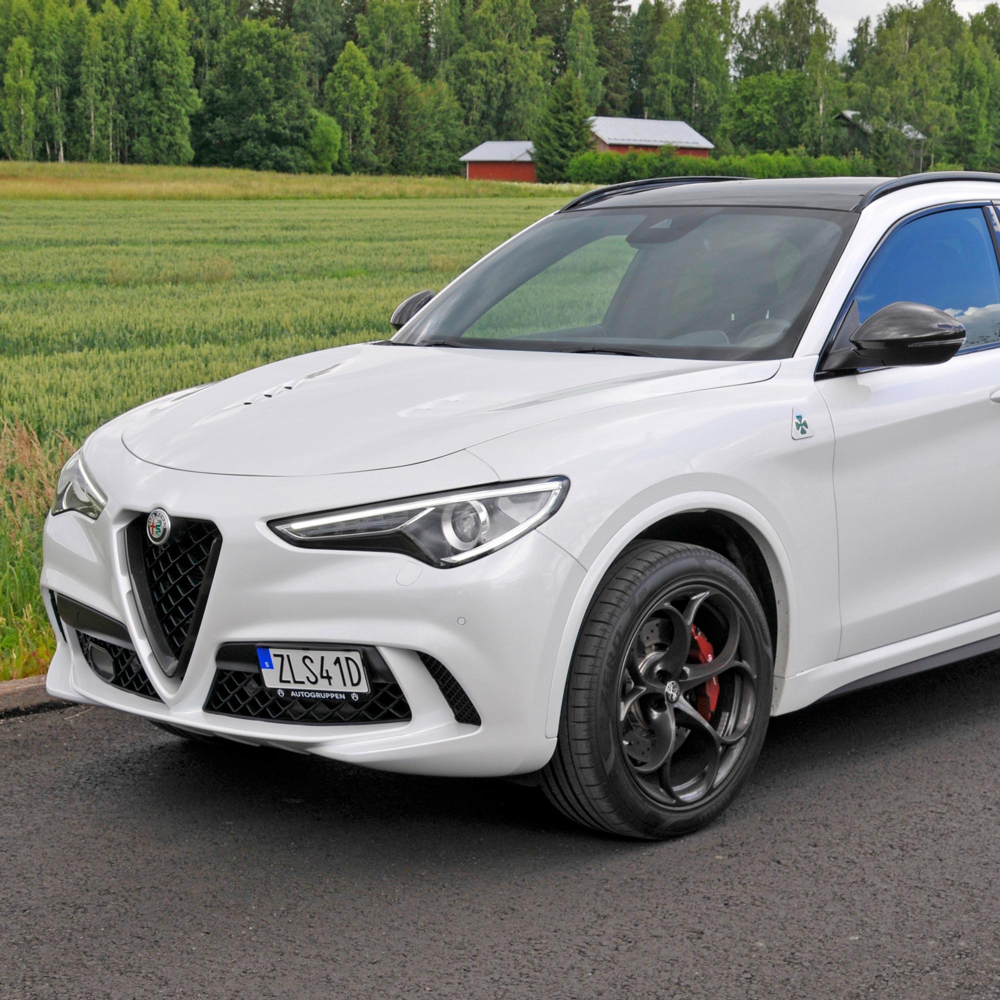 Alfa Romeo Stelvio Quadrifoglio on ylpeästi aistikas italialainen