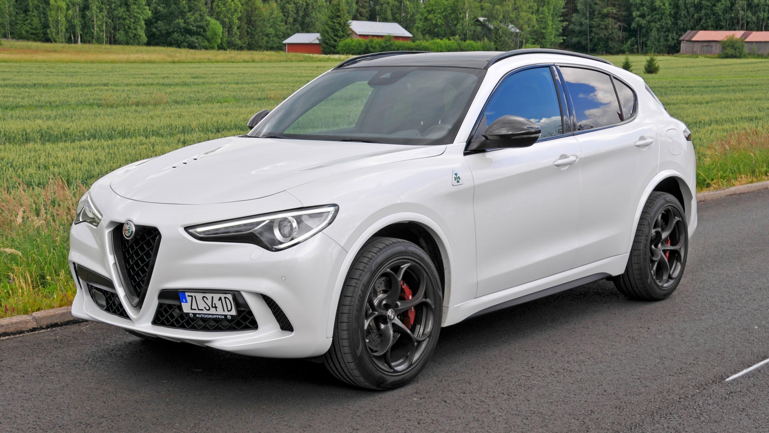 Alfa Romeo Stelvio Quadrifoglio on ylpeästi aistikas italialainen