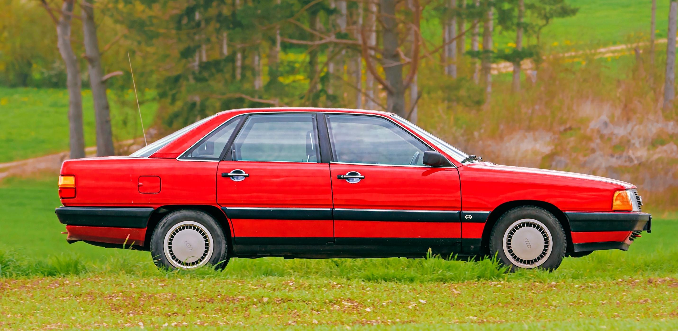 Audi 100 oli autobaanaohjus, jonka sukkulamainen kori omasi erittäin pienen ilmanvastuksen.