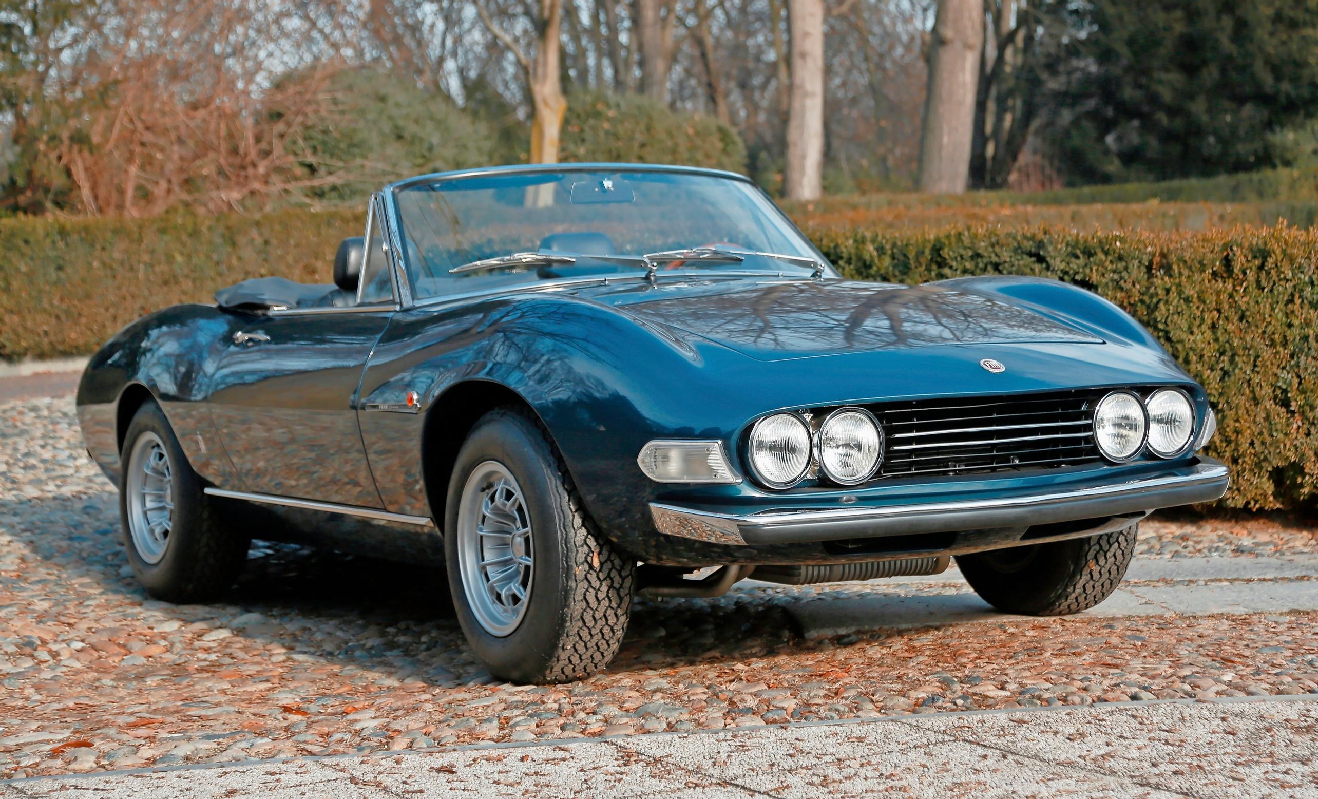 Fiat Dino Spider | Veekuutonen keulalla ja tie auki taivasta myöten. Todellinen muotovalio ja kuumaverinen matkakumppani.