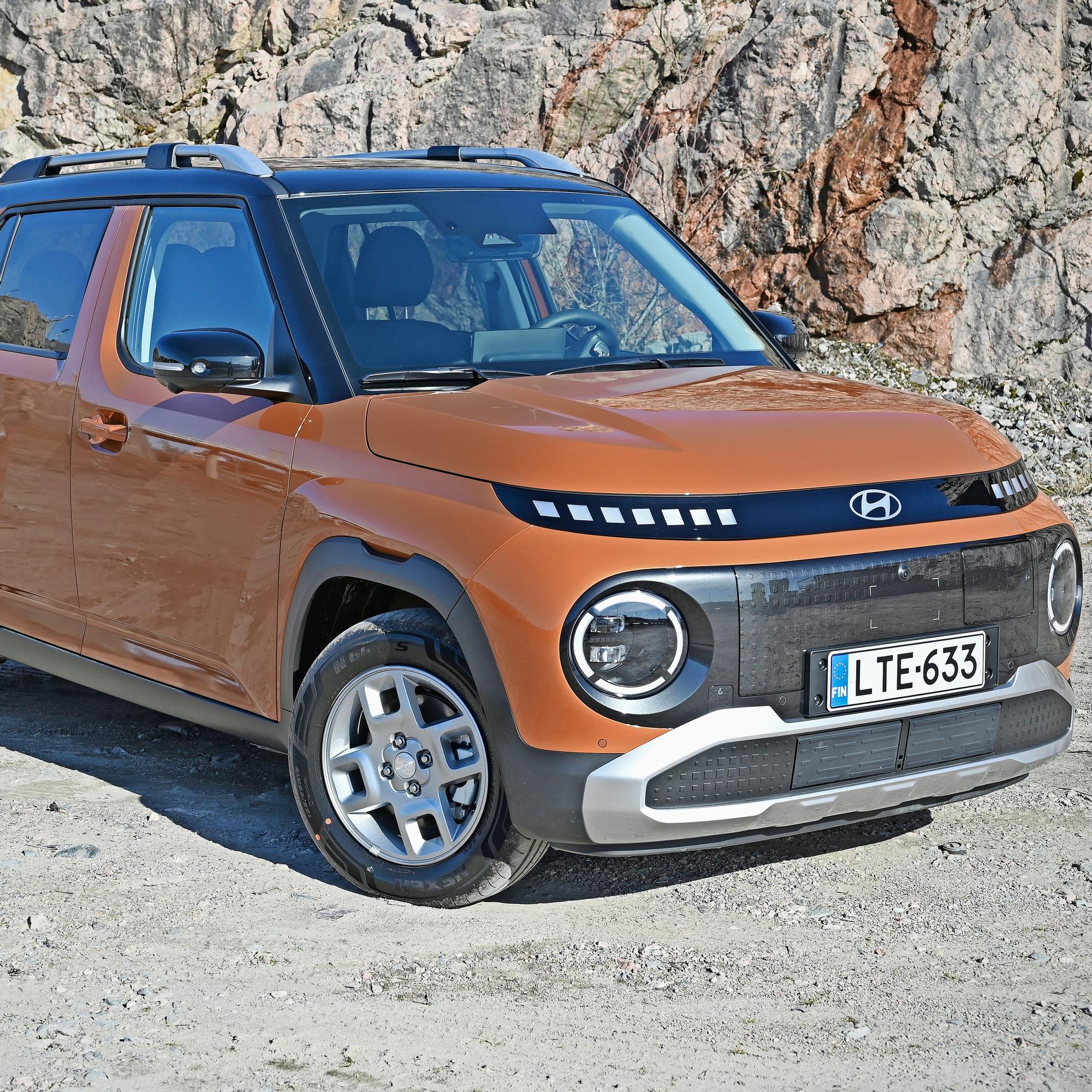 Näetkö sinäkin kasvot auton keulassa? Pieni ja edullinen sähköauto Hyundai Inster hipsii autonostajan lompakolle psykologisen ilmiön voimalla