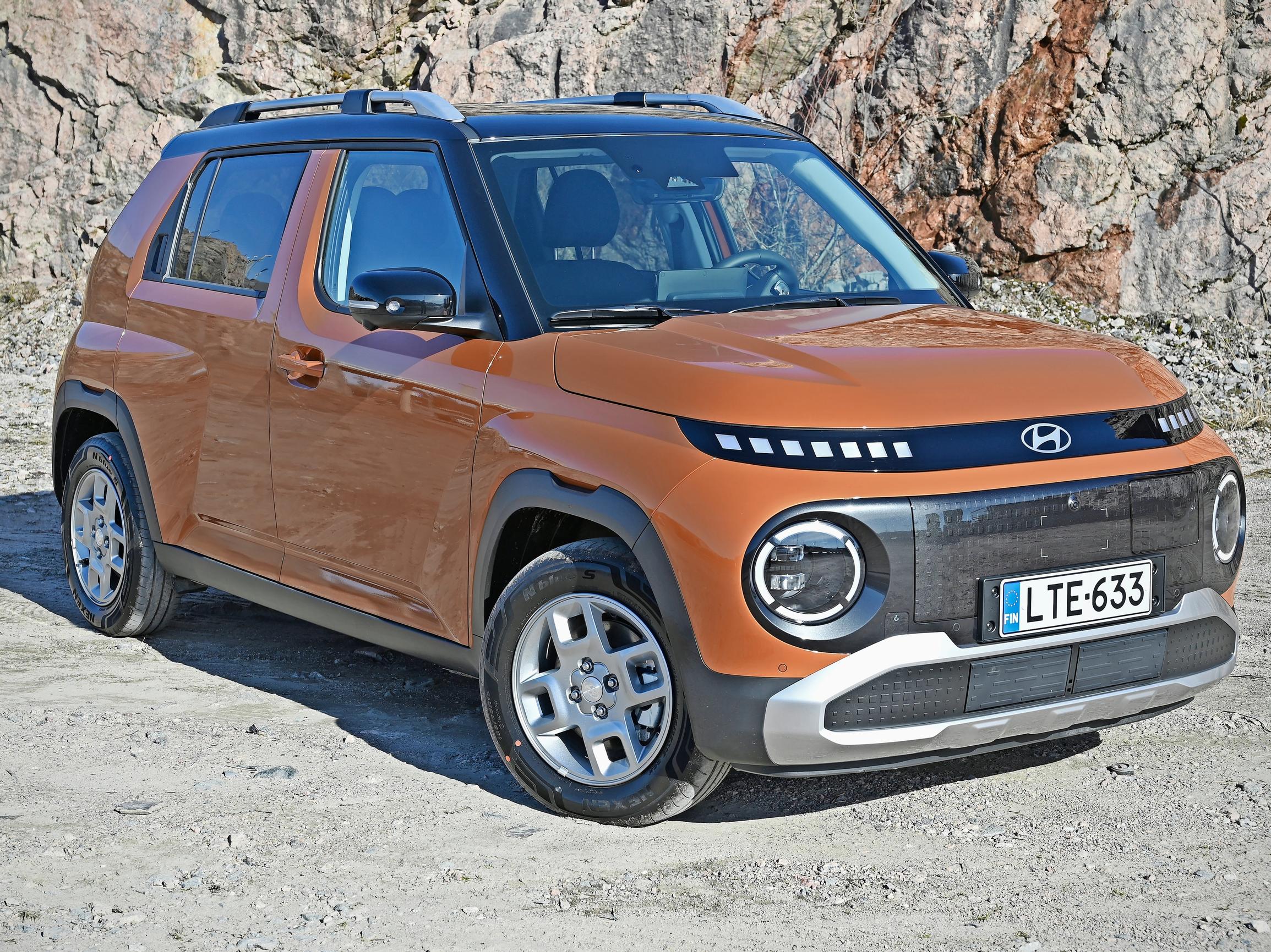 Näetkö sinäkin kasvot auton keulassa? Pieni ja edullinen sähköauto Hyundai Inster hipsii autonostajan lompakolle psykologisen ilmiön voimalla