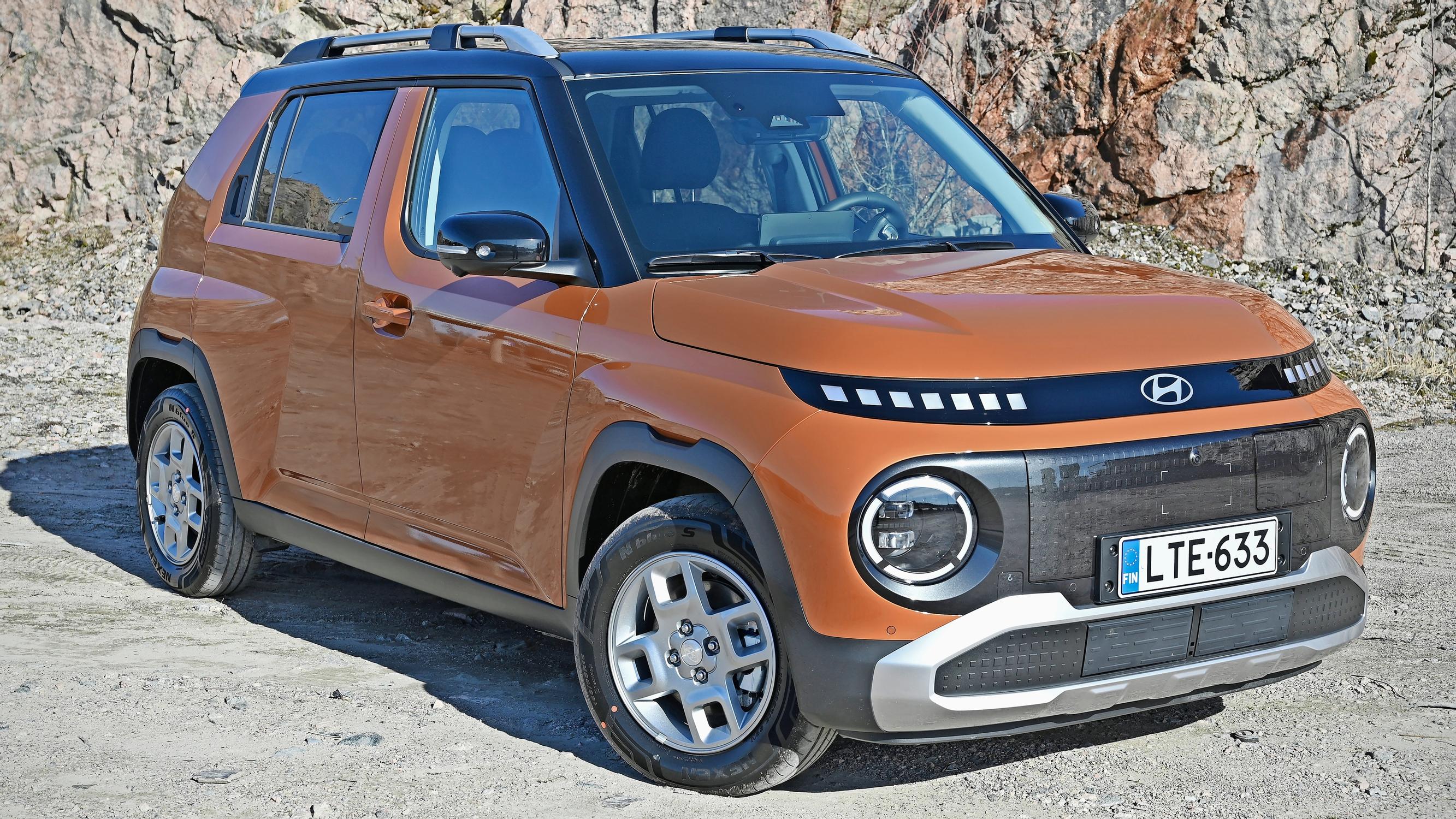 Näetkö sinäkin kasvot auton keulassa? Pieni ja edullinen sähköauto Hyundai Inster hipsii autonostajan lompakolle psykologisen ilmiön voimalla