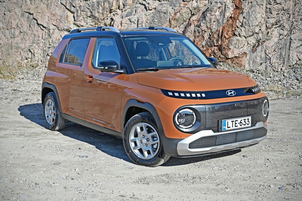 Näetkö sinäkin kasvot auton keulassa? Pieni ja edullinen sähköauto Hyundai Inster hipsii autonostajan lompakolle psykologisen ilmiön voimalla