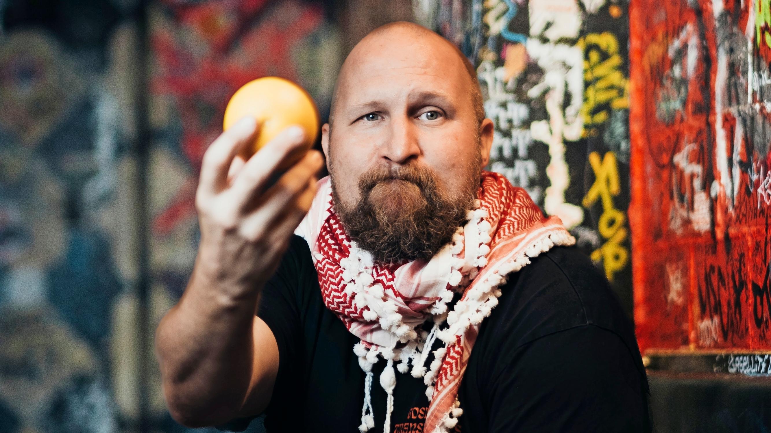 Kalpeanaaman seikkailut maailmalla: Paleface kertoo, miksi lähti mukaan tv:n Amazing Race -kilpaan vaikka tietää myös matkailun haitat