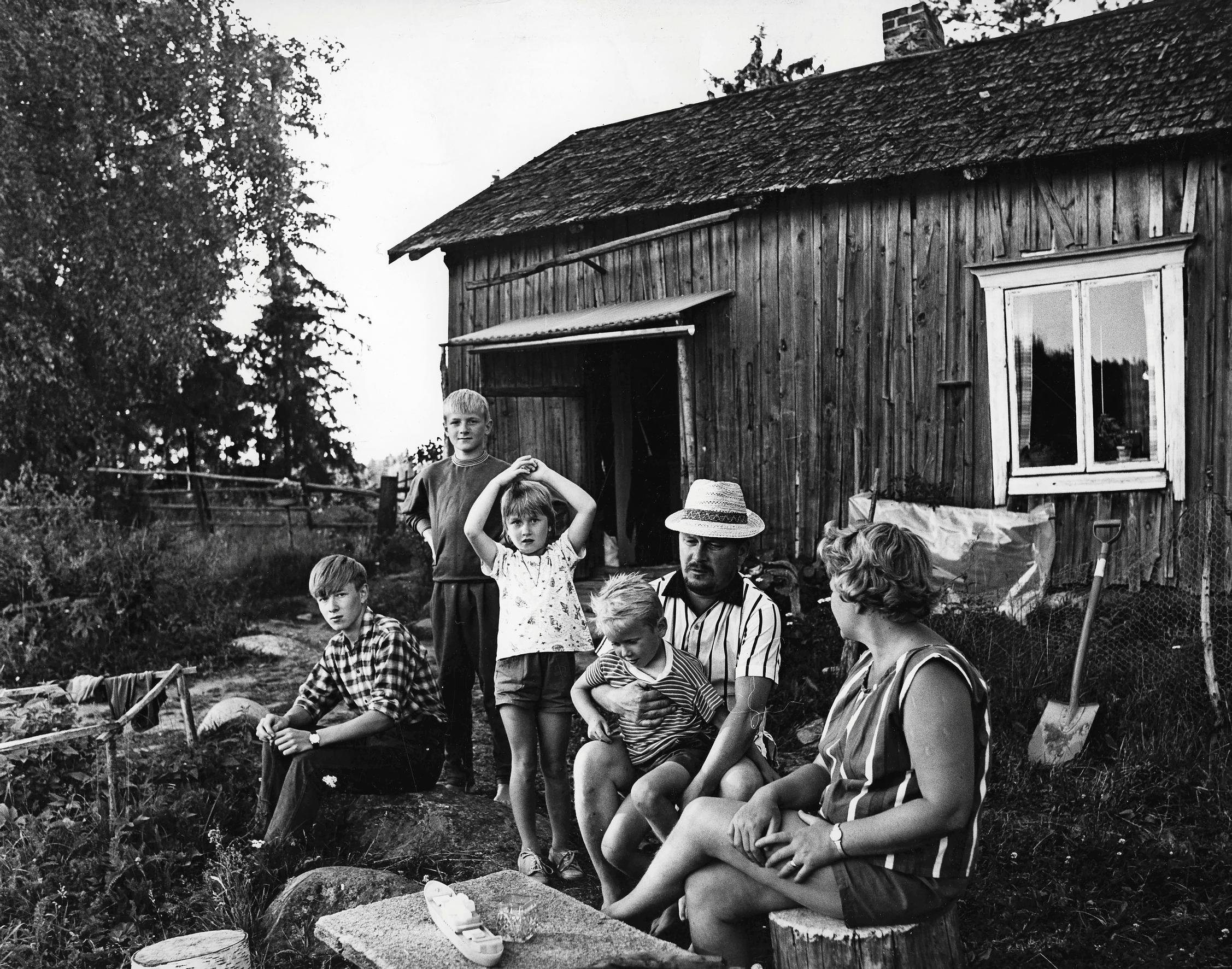 Leo Jokela ja kesähuvila Vihtijärven Nokkalassa.