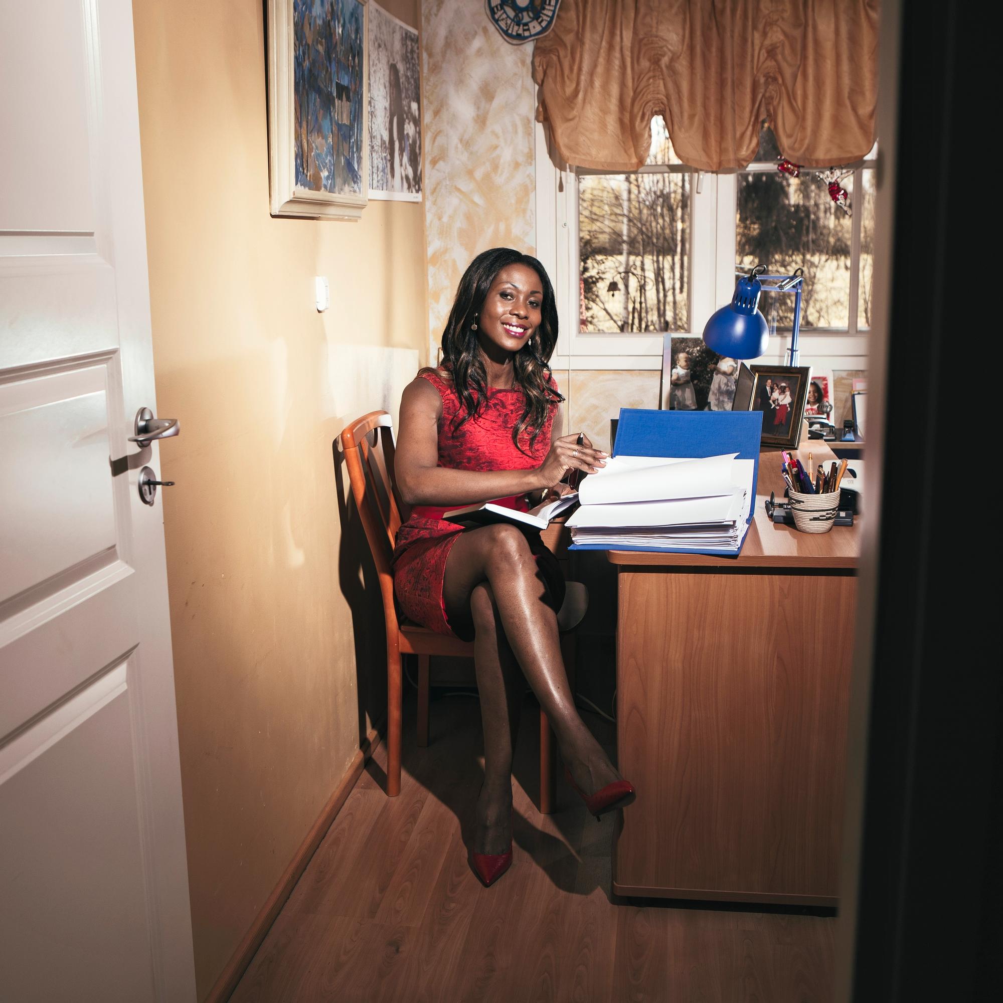 Rita Kostama selvisi kansanmurhasta Suomeen: "Halusin antaa takaisin edes jotain"