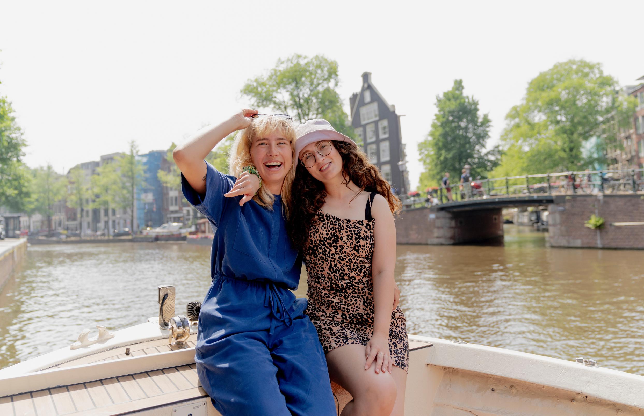 Amsterdam veneestä katsottuna: Koe hauska pannukakkuristeily kanavien kaupungissa