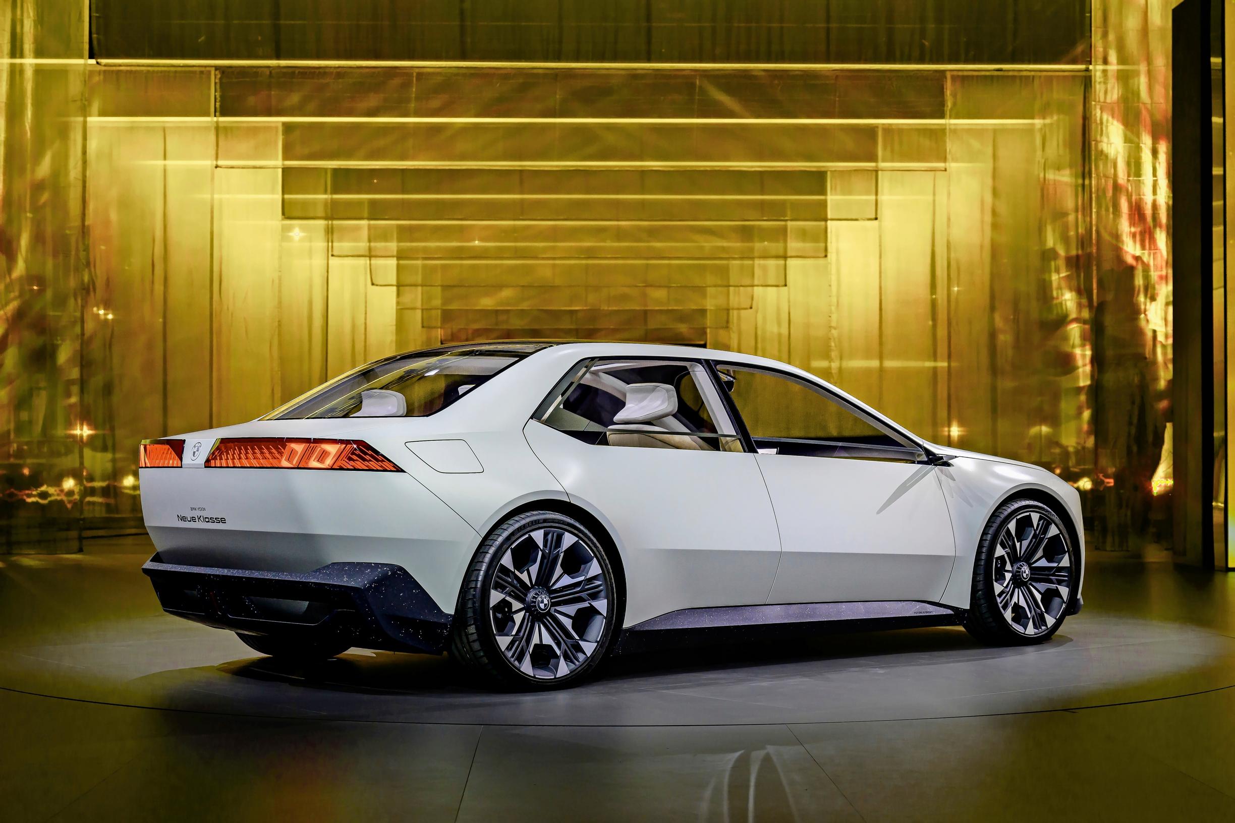 BMW tulevat sähköautot: 2025 esiteltävän Vision Neue Klassen perä on jopa korostetun porrasmainen.