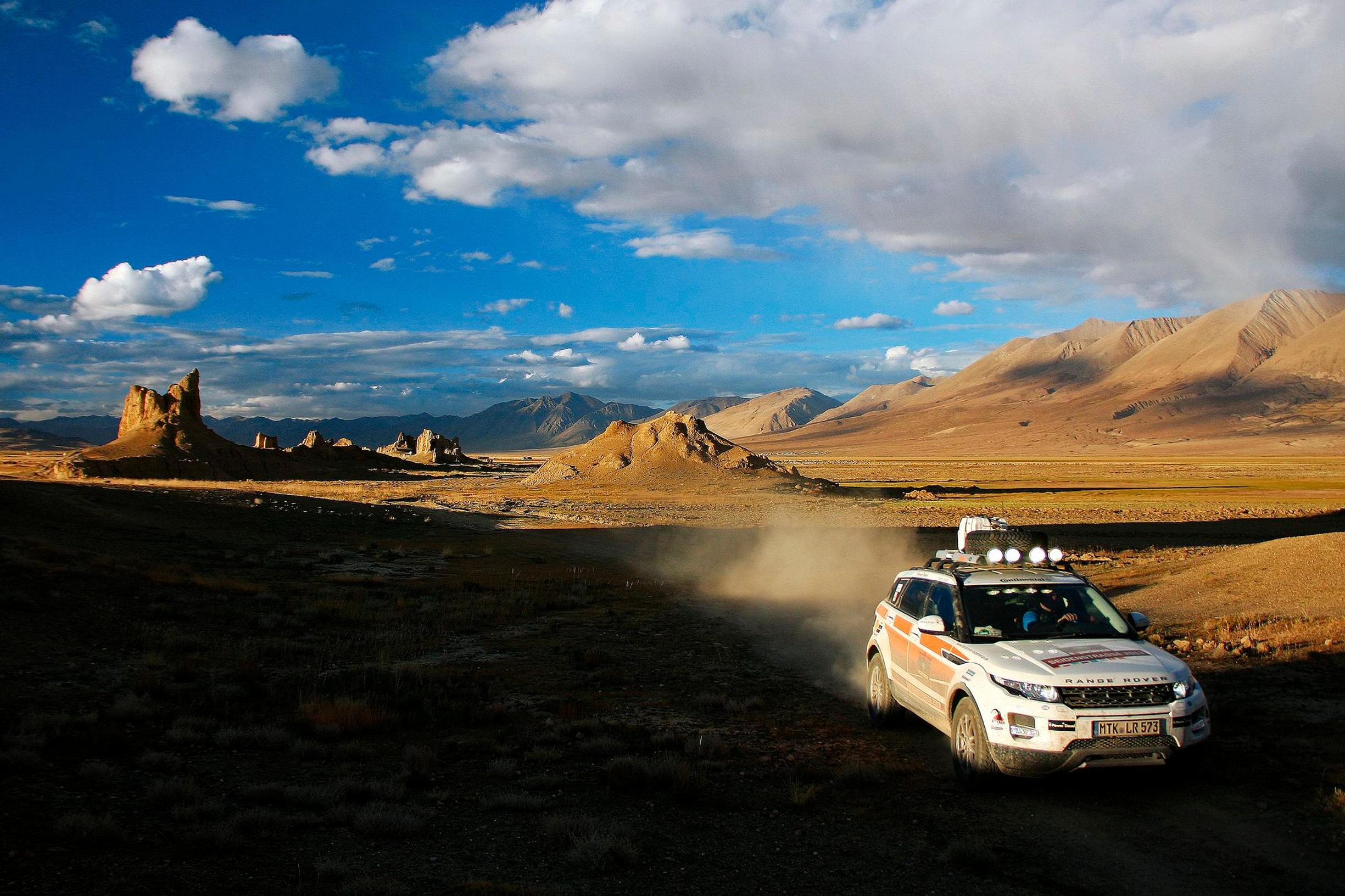 7 päivää Tiibetissä: Land Rover Experience Tour