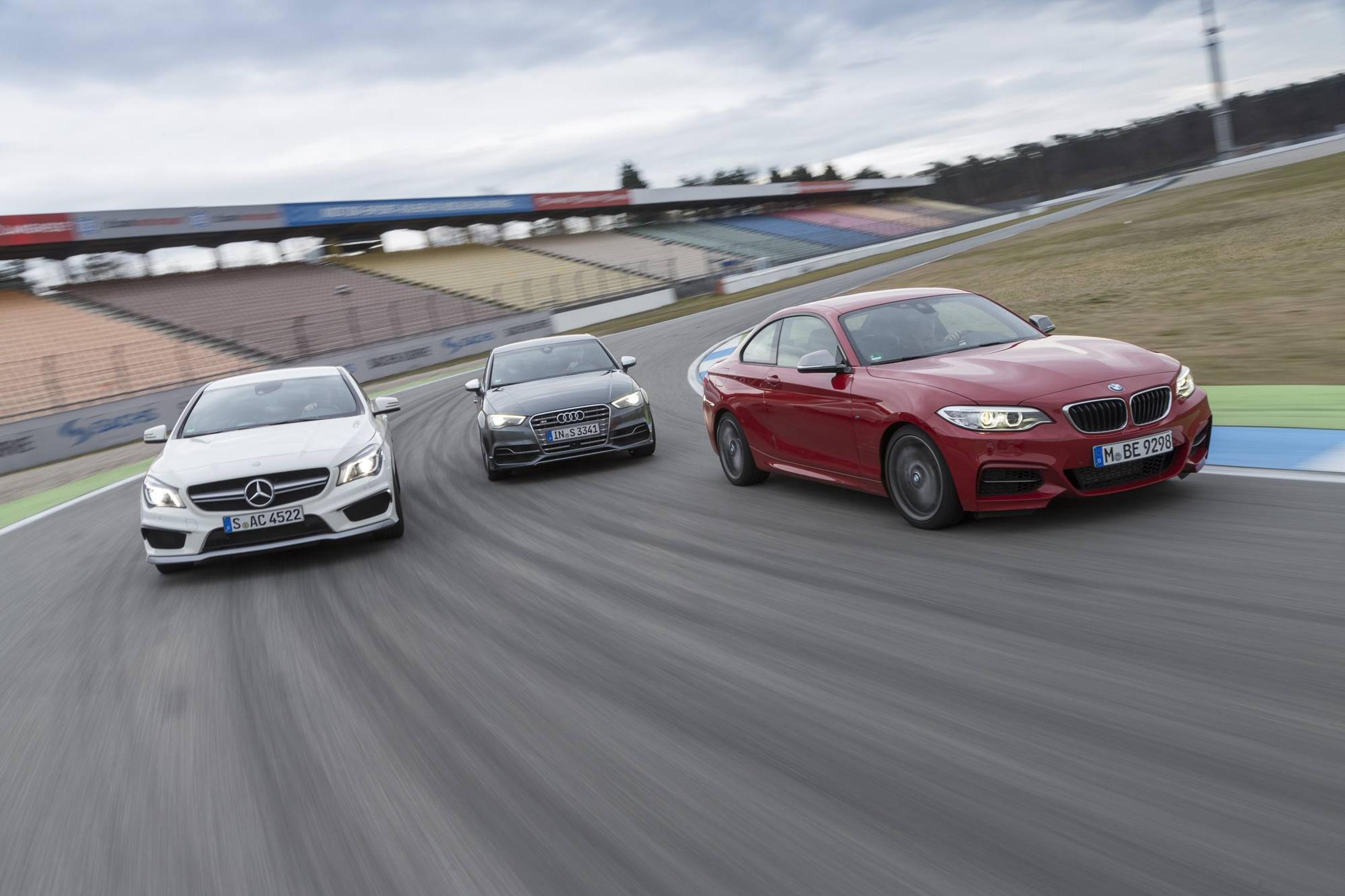 Vertailussa korkein tehoporras: Audi S3 Sedan, BMW M235i ja Mercedes CLA 45 AMG