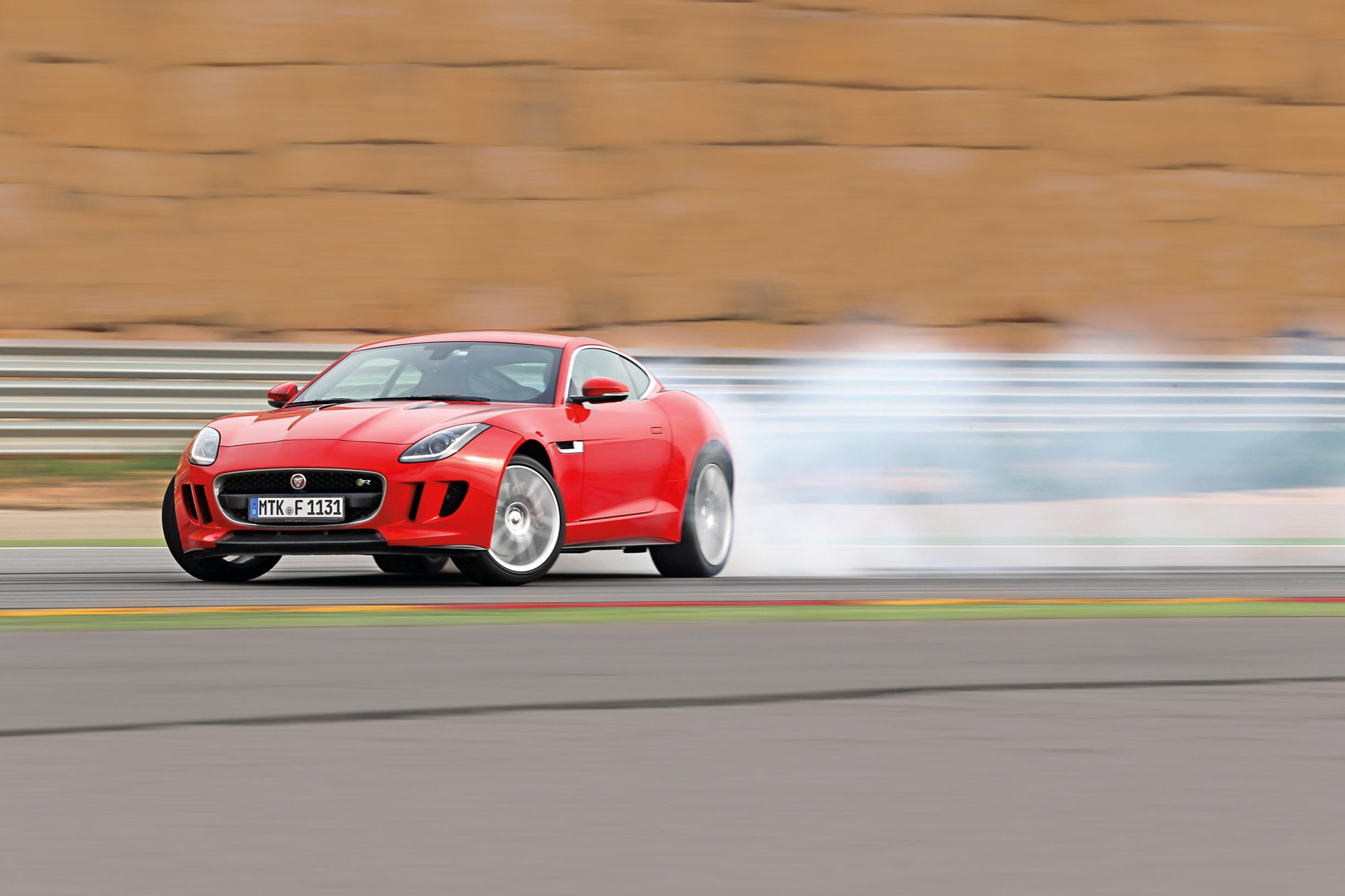 Koeajossa Jaguar F-Type Coupé – tehotyyppi
