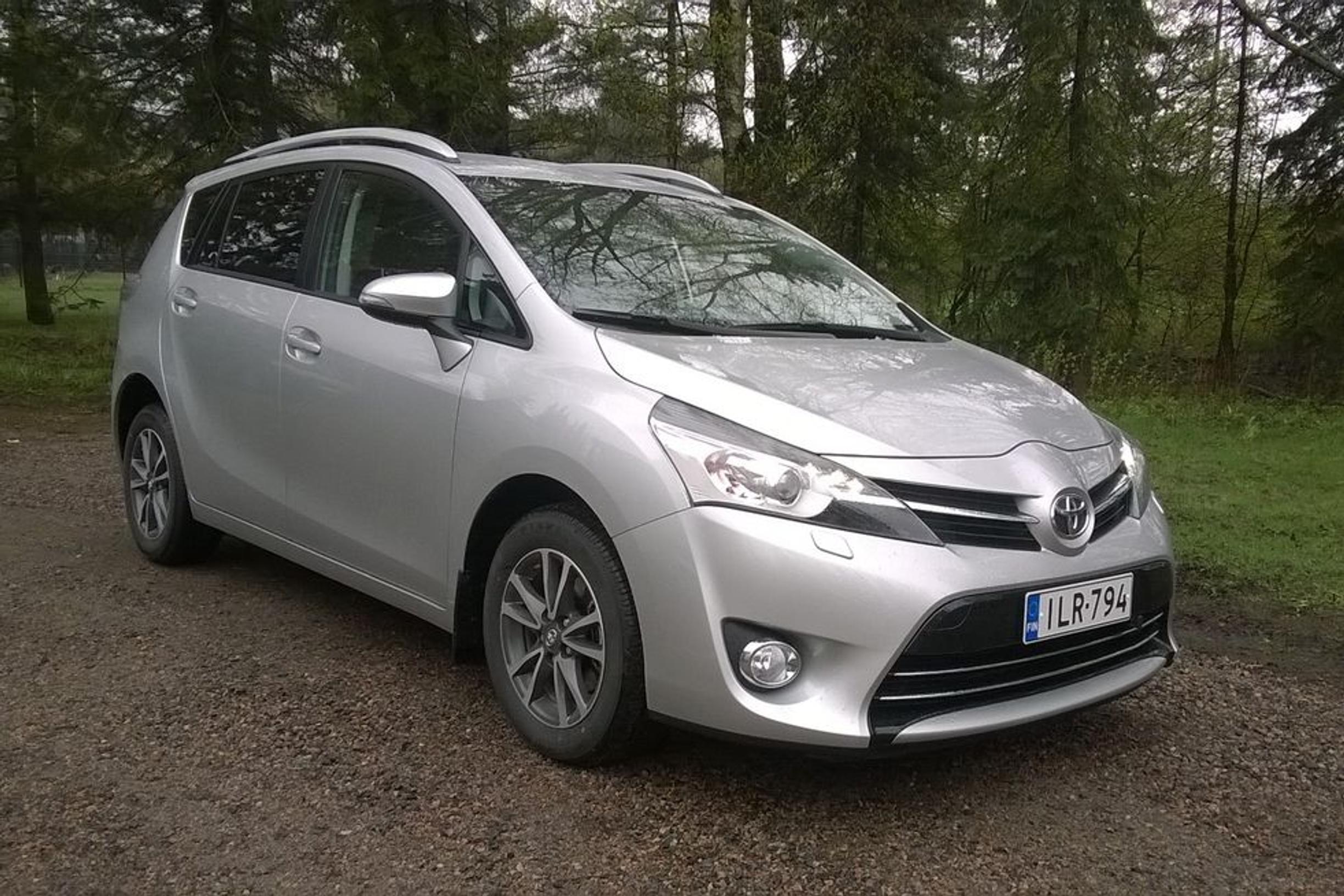 Toyota kutsuu Suomessa yli 1500 autoa takaisin korjauksiin – katso kuuluuko autosi joukkoon