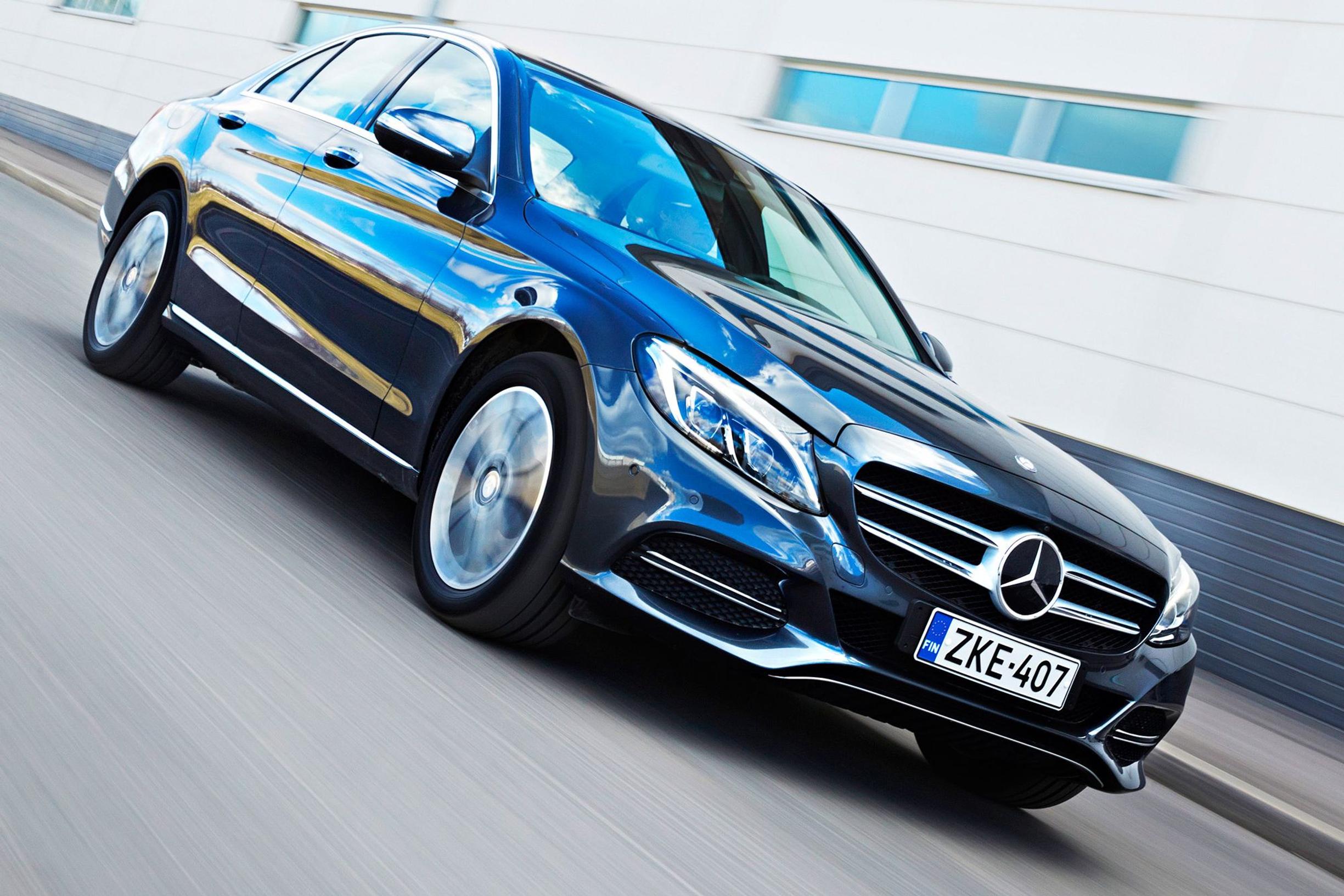Testissä uusi Mercedes-Benz C – keskiluokan aristokraatti