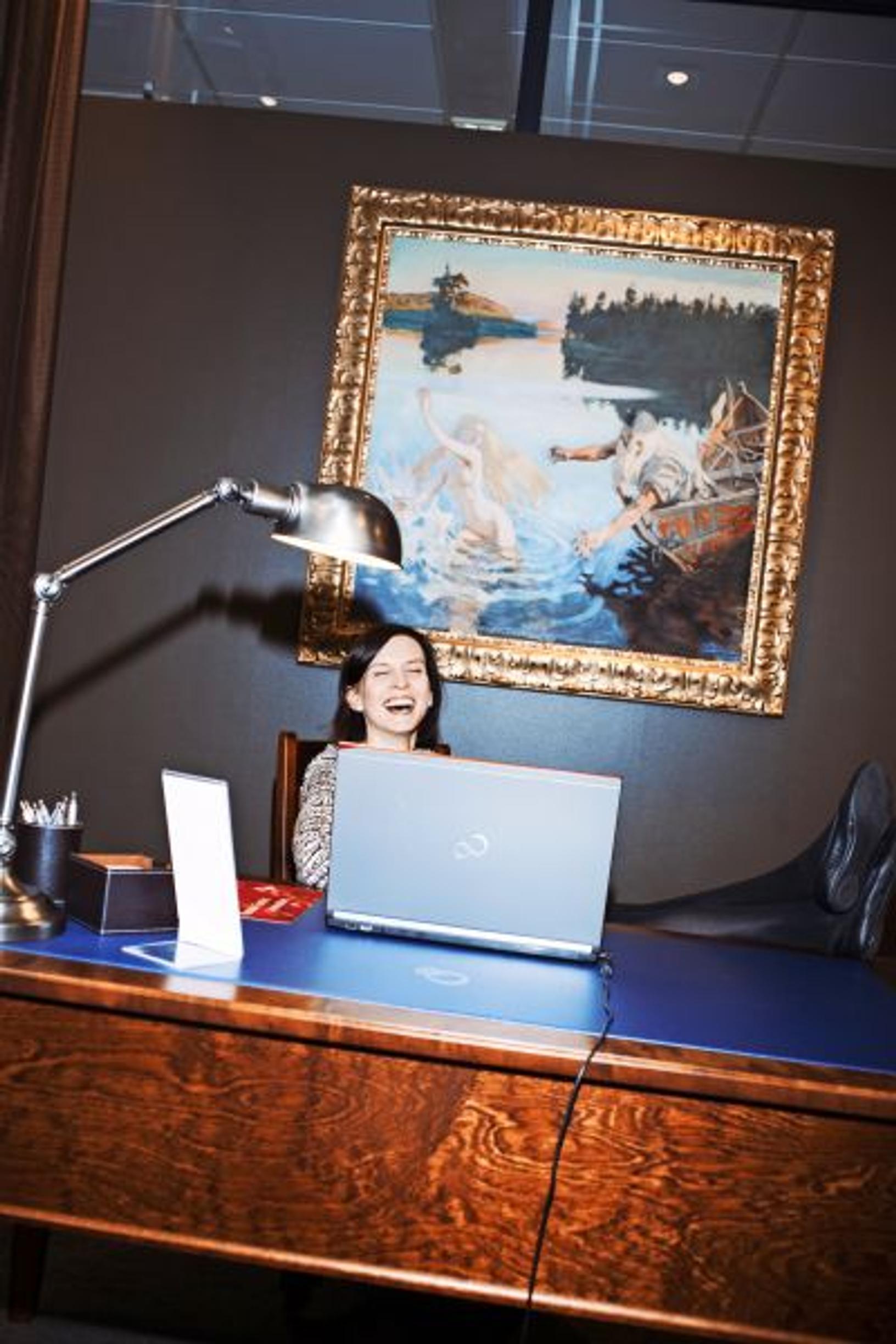 Kun kehut ohjaa työkavereille, kaikki saavat ansaitsemaansa tunnustusta