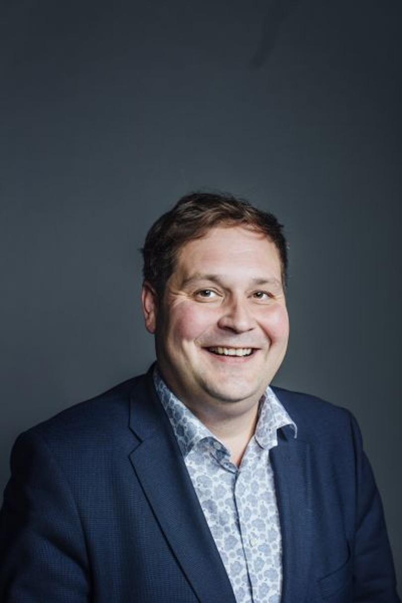 Jethro Rosted Hösöttävä bisnesmies Jethro Rosted:
