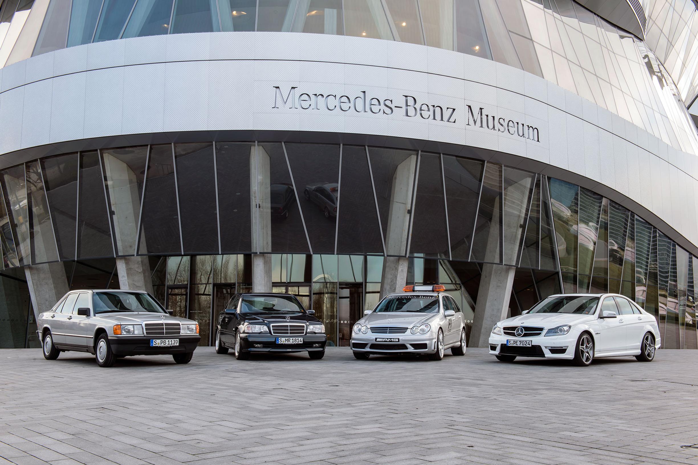 Mercedes C-sarjan historia – autoja monessa sukupolvessa