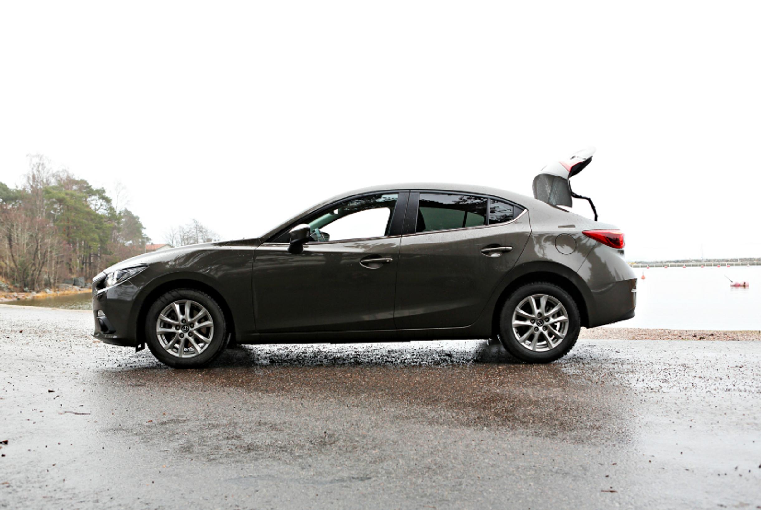 Koeajo: Mazda 3 Sedan 2.0 Skyactiv-G Premium Plus 6AT