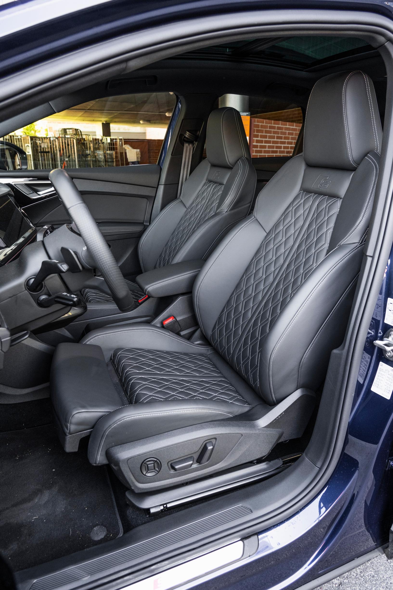 Audi q4 e-tron Sportback Edition 40 etupenkki
