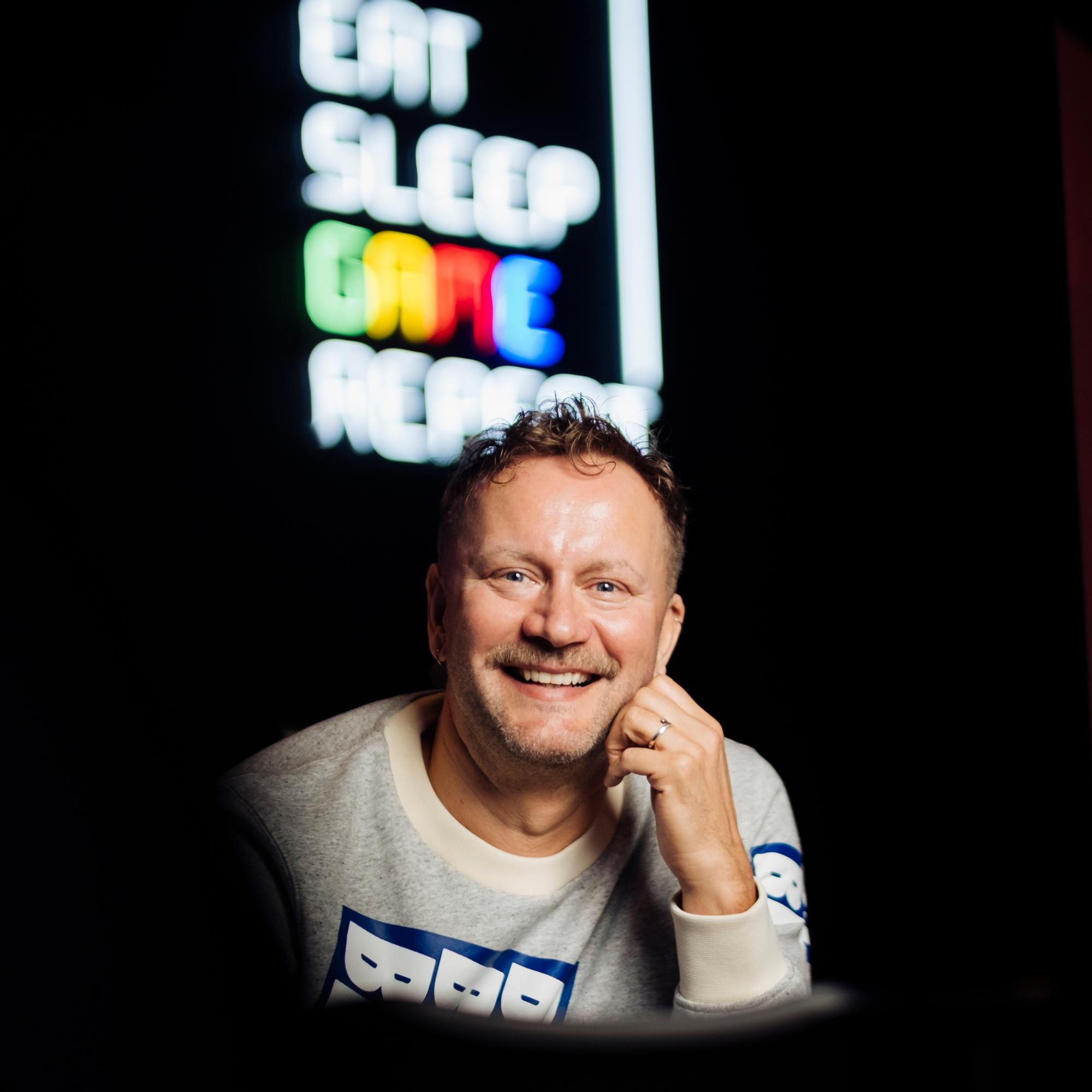 Mikko Silvennoinen nostaa esiin kaksi esiintyjää, jotka mullistivat Euroviisut: ”Heidän kauttaan Eurooppa näki ensimmäisen kerran, että tällaisiakin ihmisiä on olemassa”