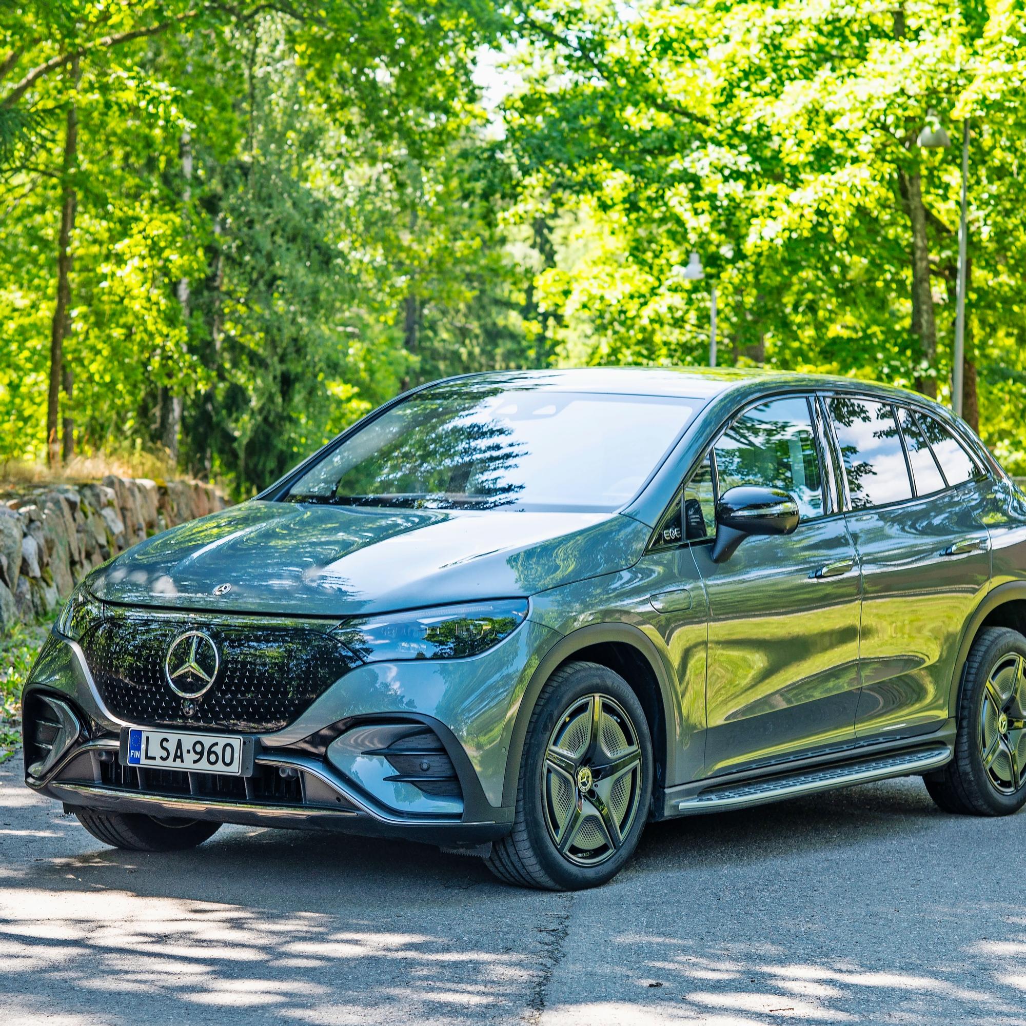 Mercedes-Benz EQE SUV – Tähän sähköautoon ihastuu varmasti – Pienenä miinuksena tulee hinta