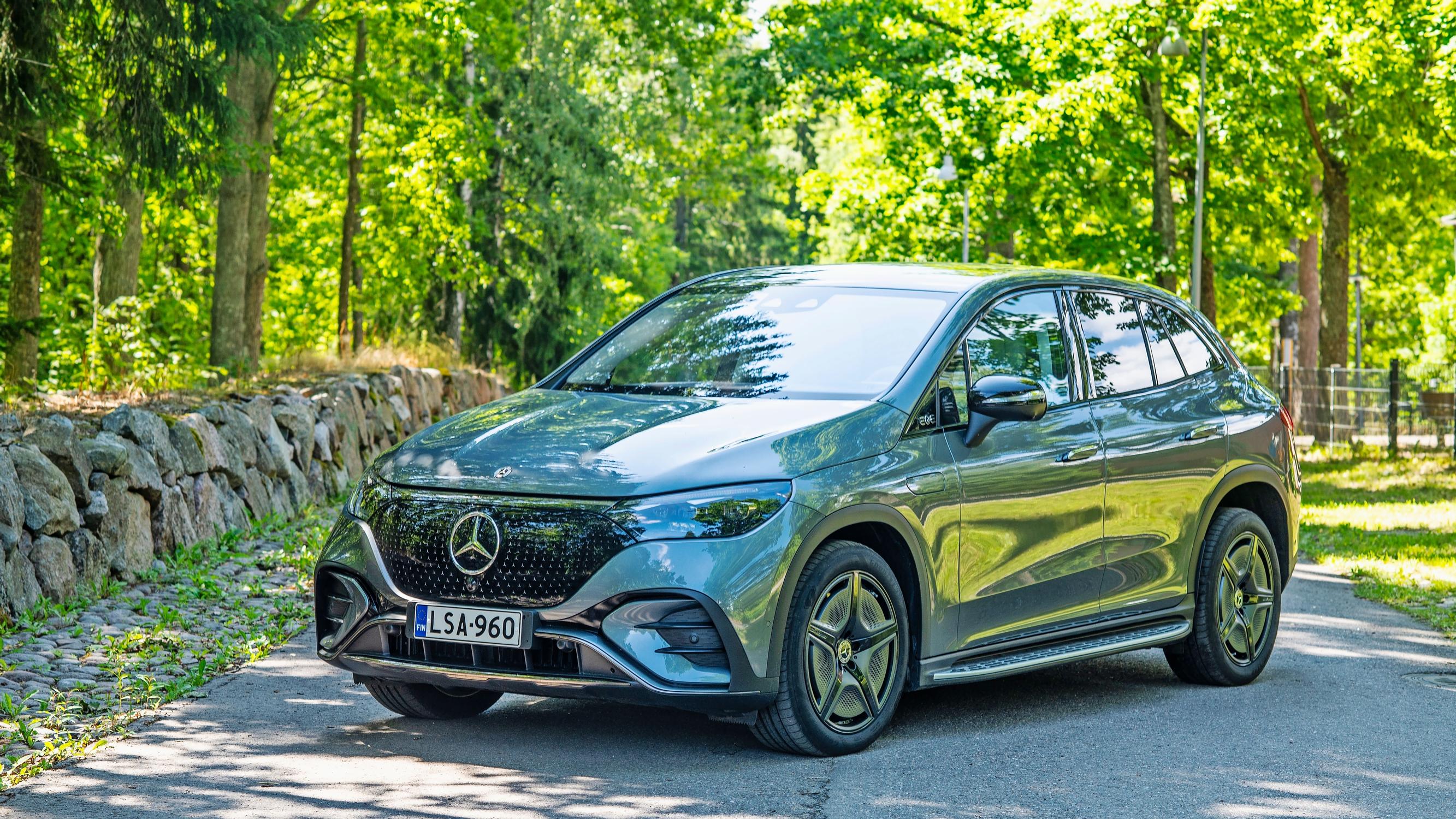 Mercedes-Benz EQE SUV – Tähän sähköautoon ihastuu varmasti – Pienenä miinuksena tulee hinta