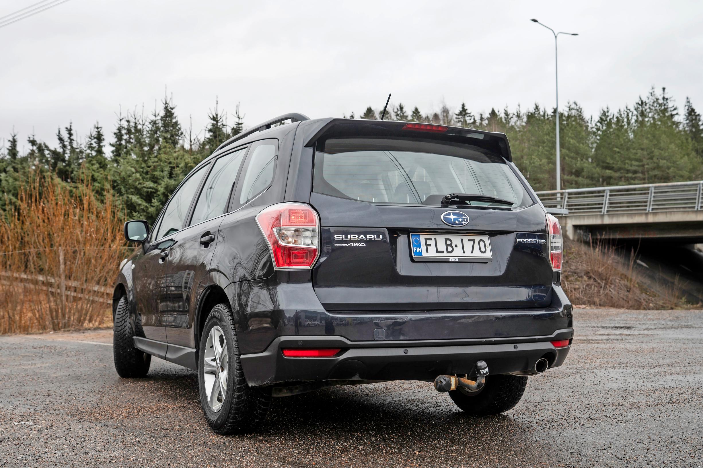 Subaru Foresterilla on kiva ajaa. Kun lähdetään sorapinnalle tai lumelle, meno muuttuu aina vaan vakuuttavammaksi.