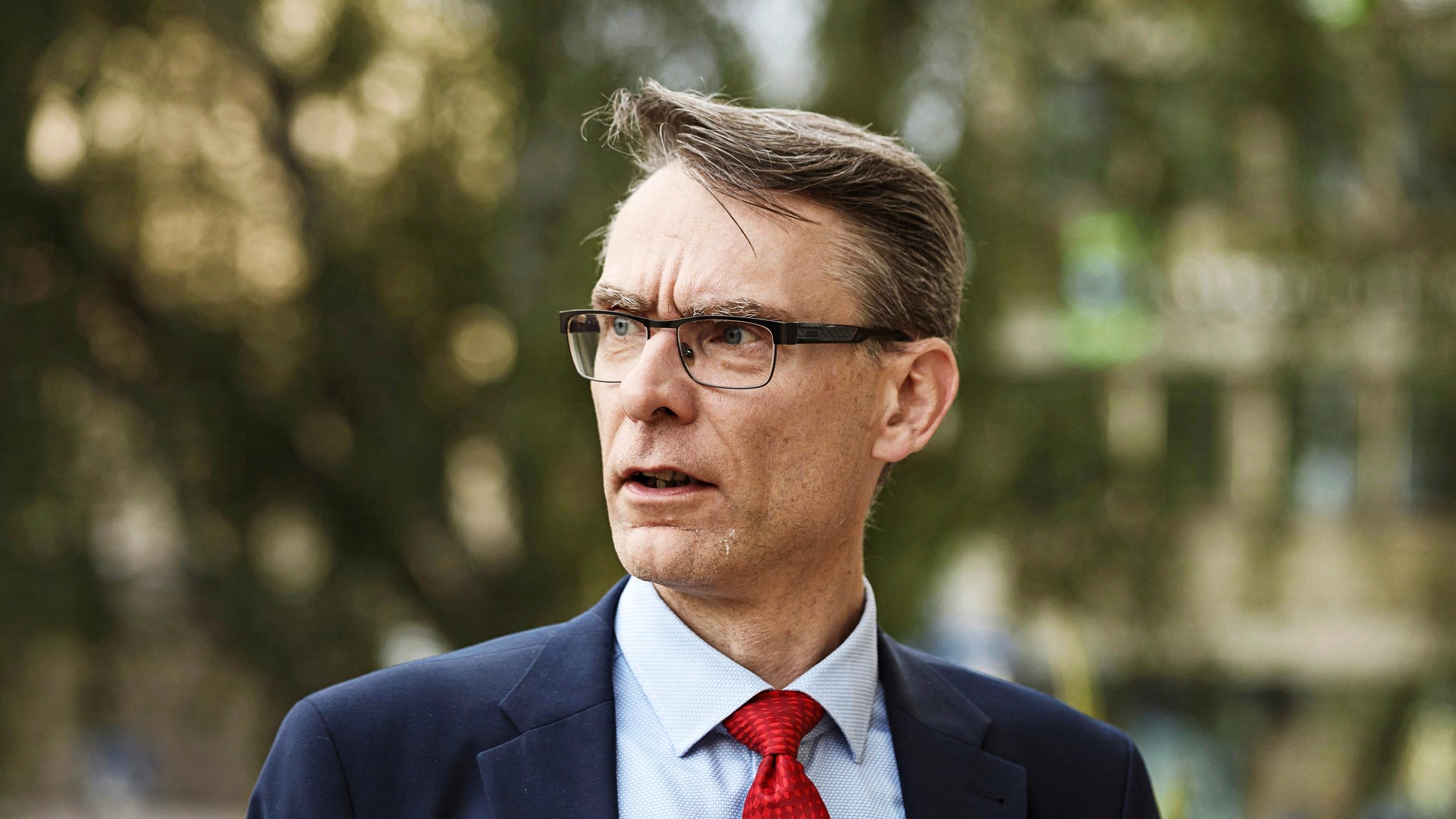 Miksi oikeuskansleri Tuomas Pöysti antoi hallituksen edistää heikkoa lakiesitystä liikkumisvapauden rajoittamiseksi?