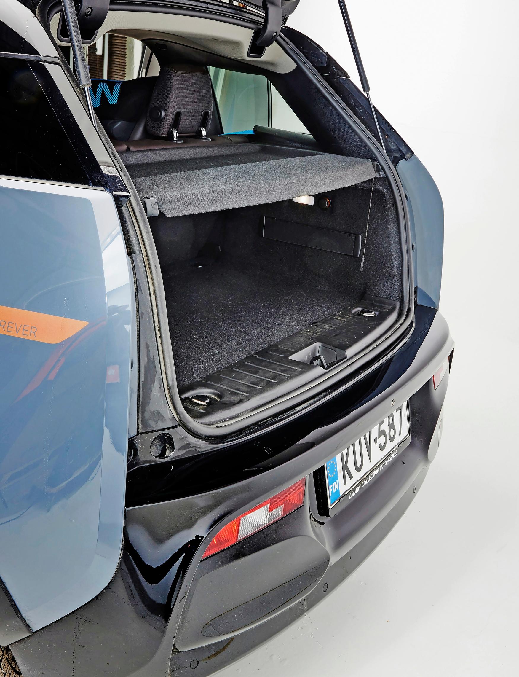 BMW i3s:n tavaratila on 260-litrainen.