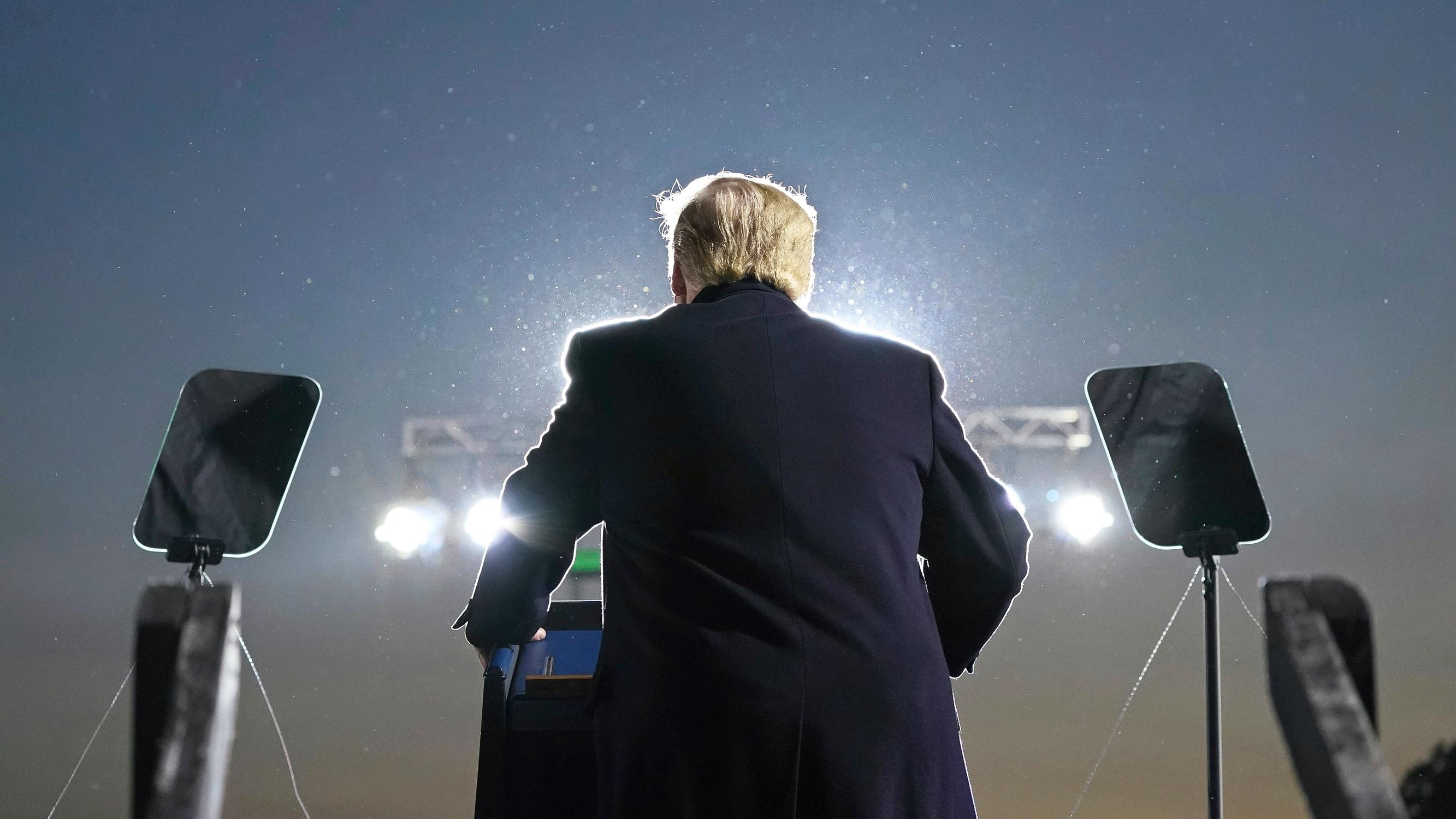 Donald Trump – Lännen oudoin johtaja – Helena Petäistön henkilökuva: "Jos Trumpin toisen kauden mahdollisuutta osataan nyt pelätä, neljä vuotta sitten vielä toivottiin parasta"