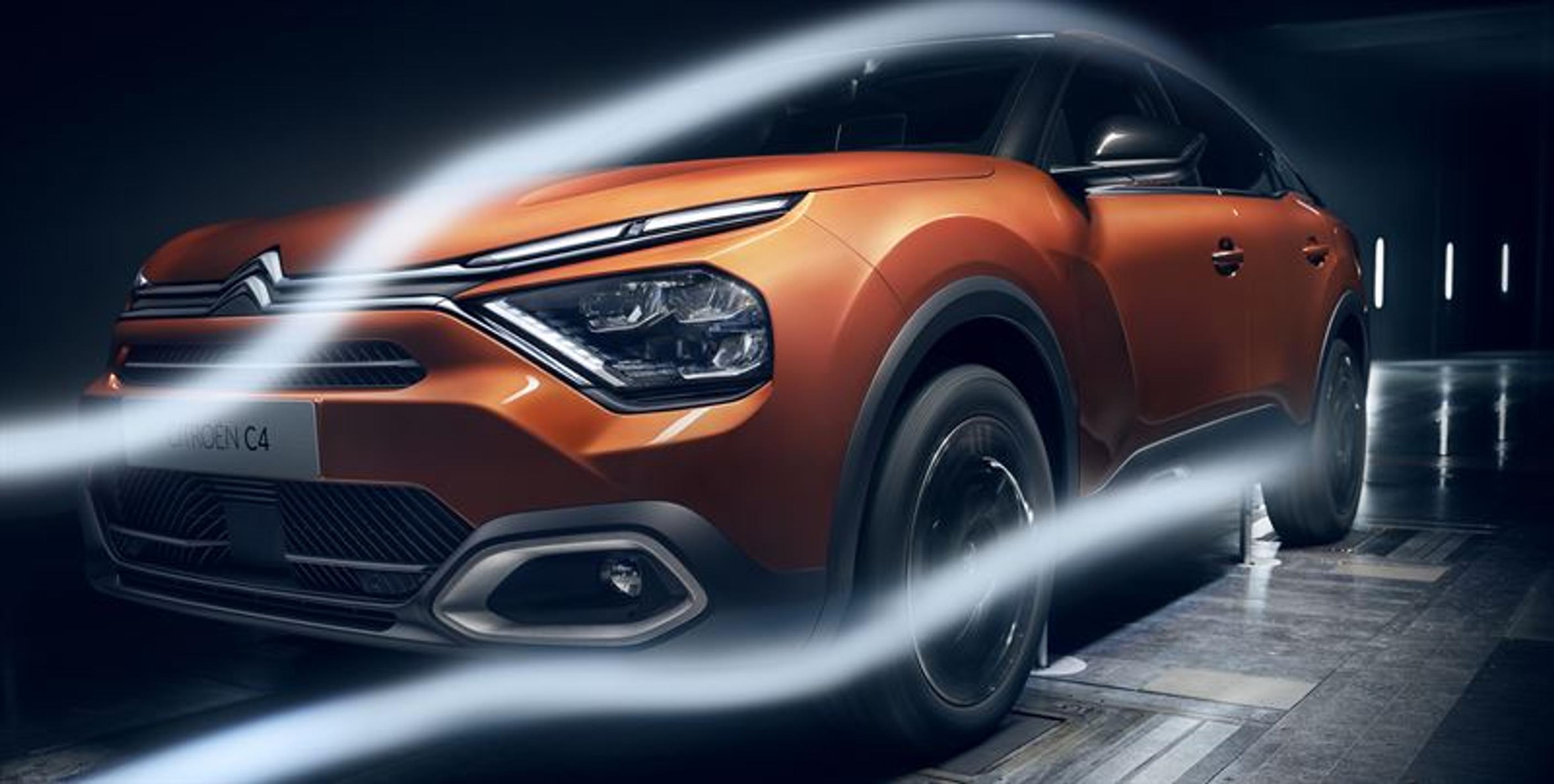 Ensimmäiset kuvat - Citroenilta uusi täyssähköinen C4