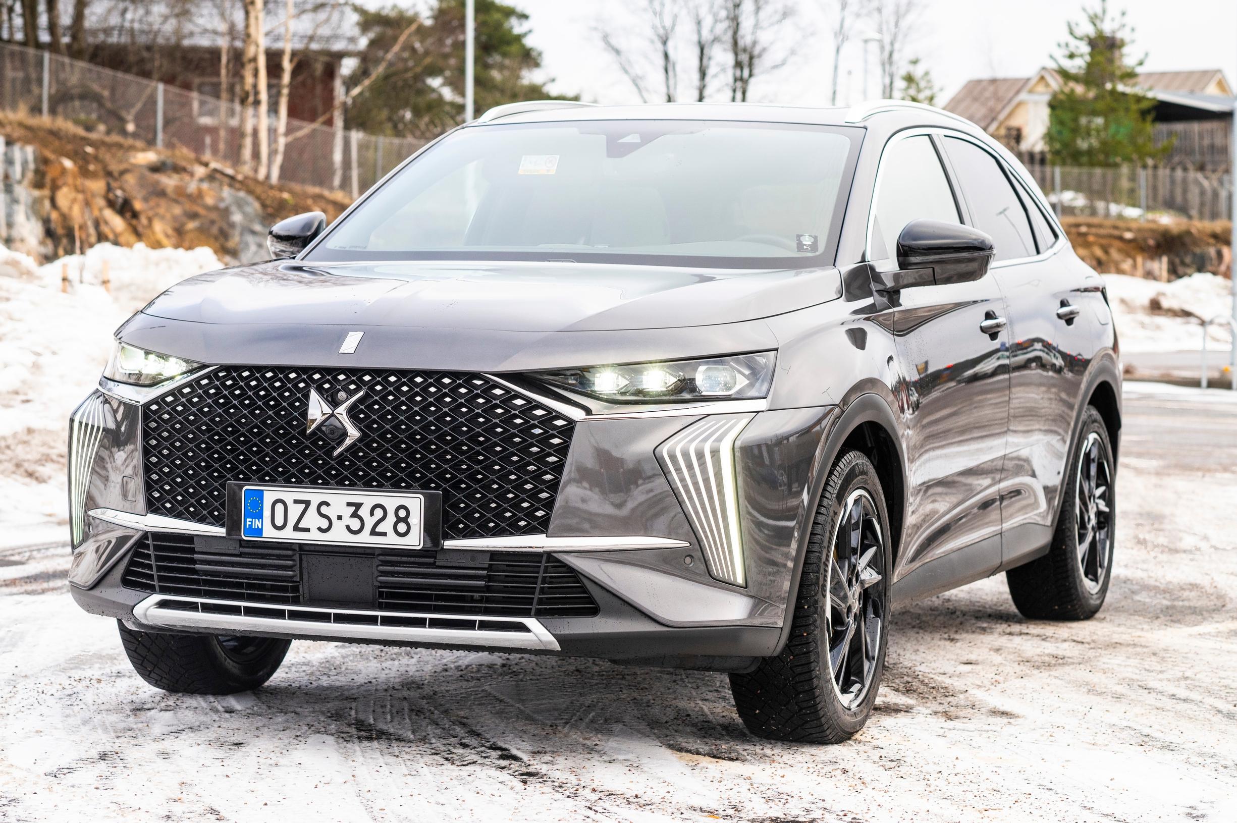 DS 7 E-Tense 360 – Houkutteleva menopeli täynnä eksoottisia yksityiskohtia, kovaan hintaan