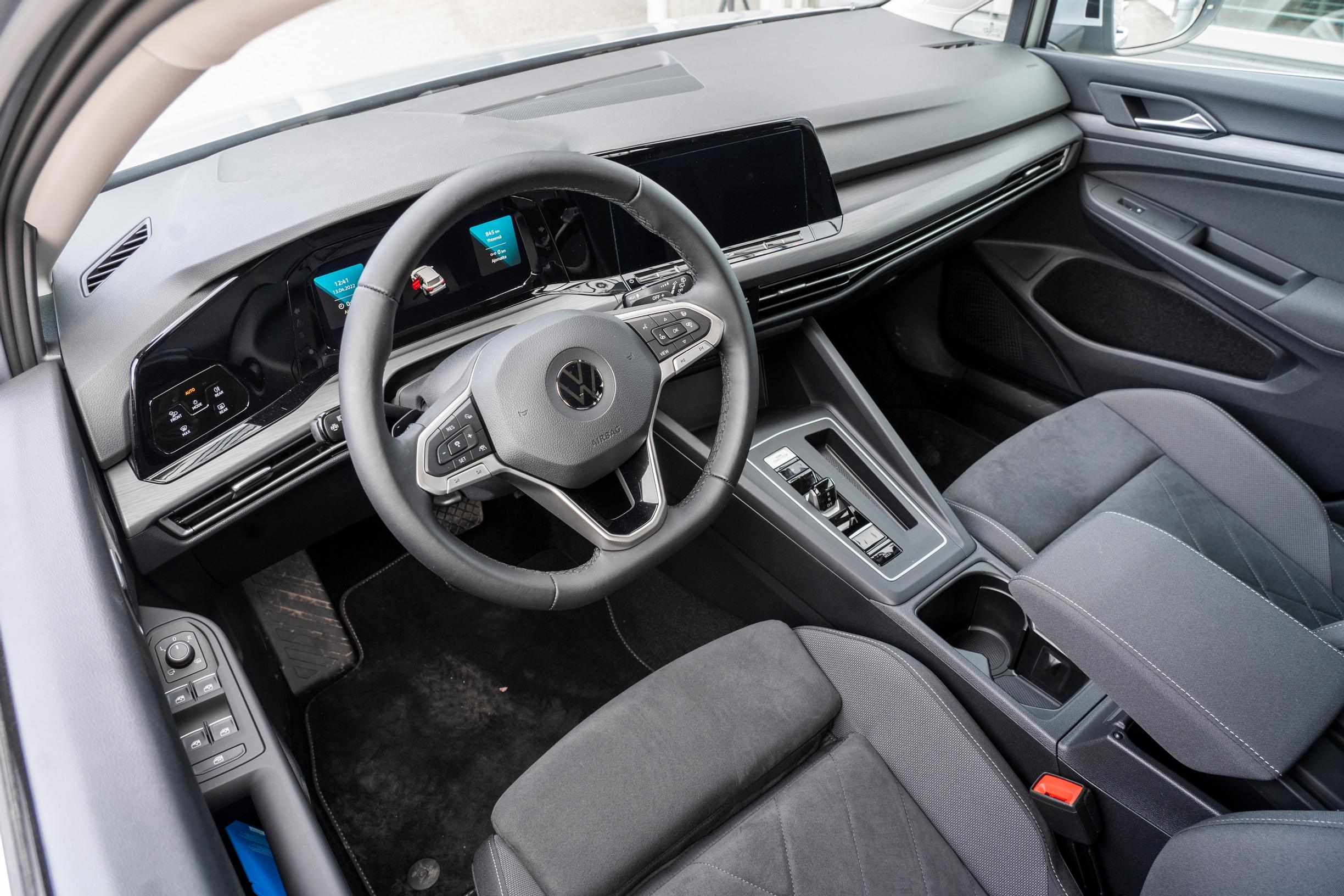 Volkswagen golf Variant Style 1.5 TGI DSG ohjaamo